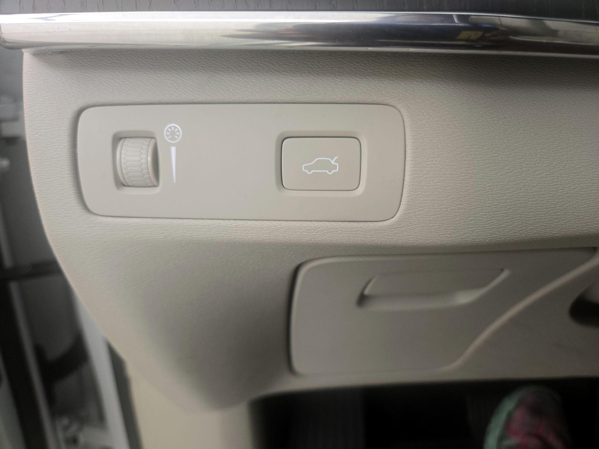 Thumbnail: 2020 Volvo XC90 - 13