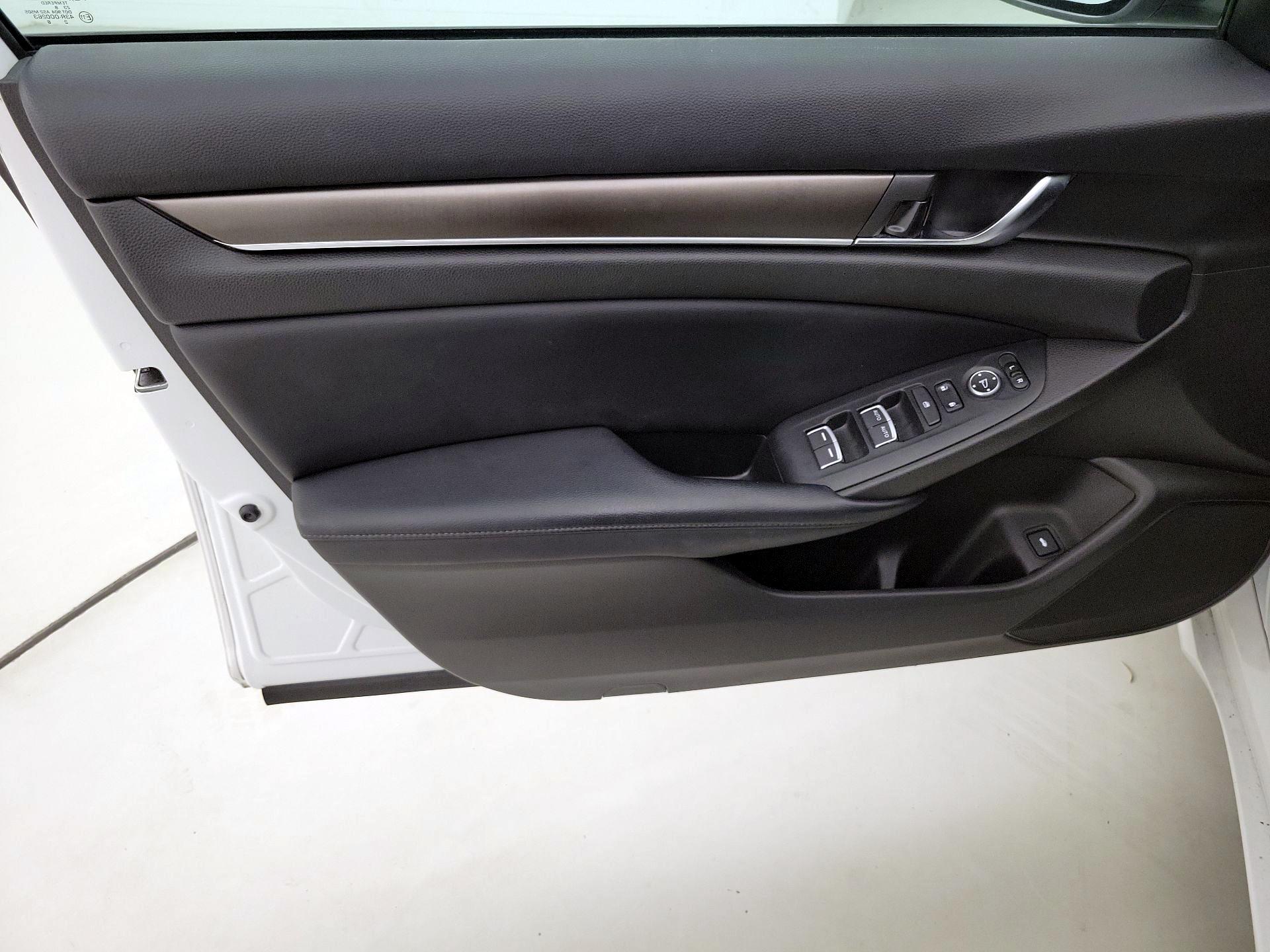 Thumbnail: 2018 Honda Accord - 12