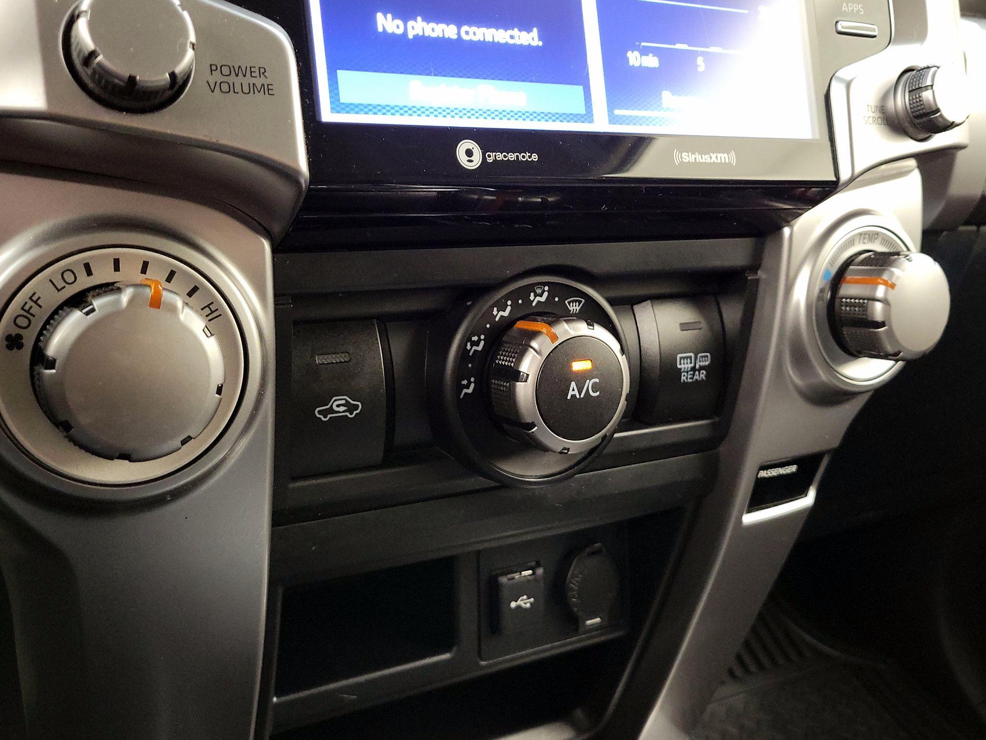 Thumbnail: 2021 Toyota 4Runner - 16