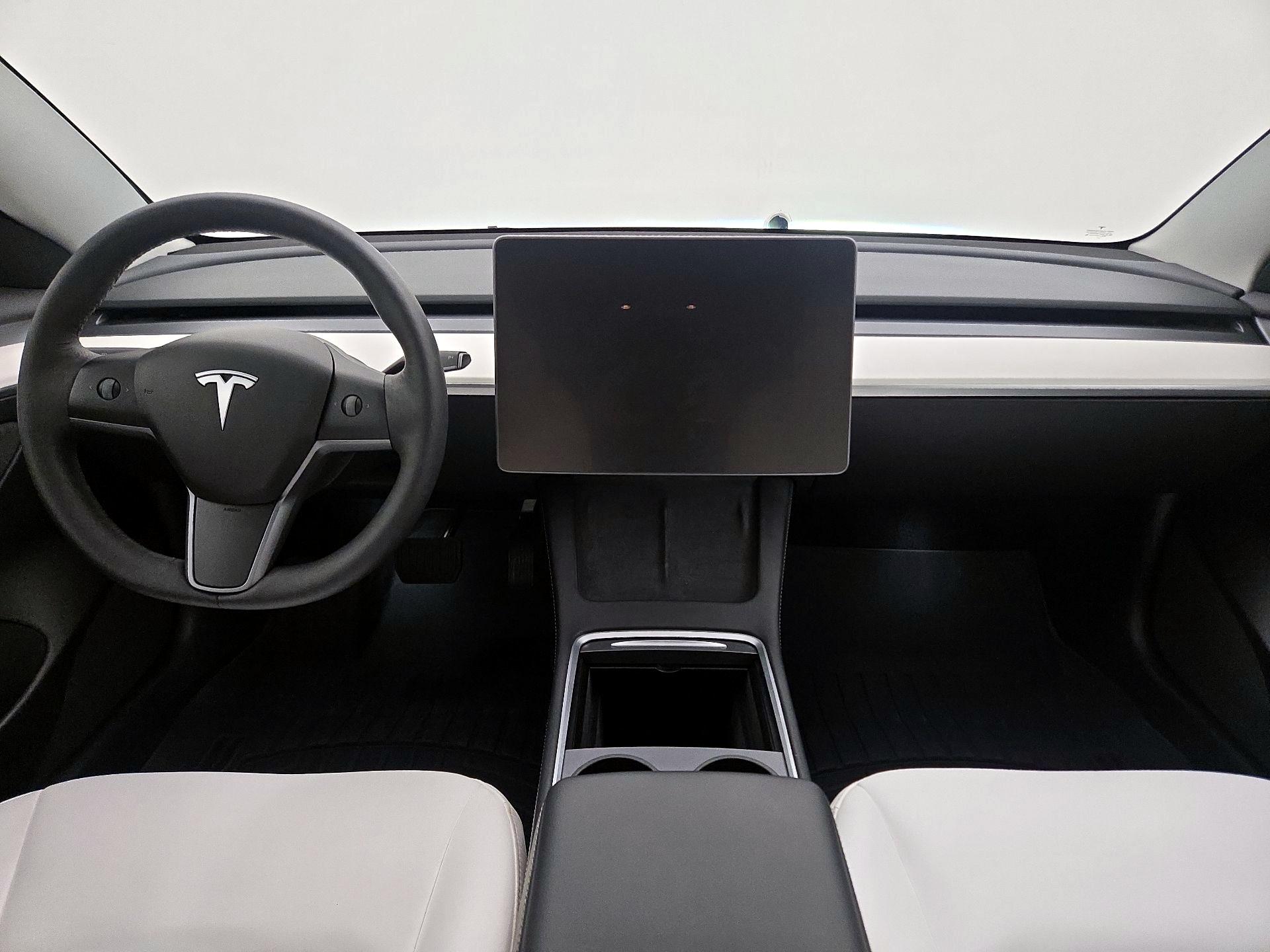 Thumbnail: 2022 Tesla Model 3 - 9