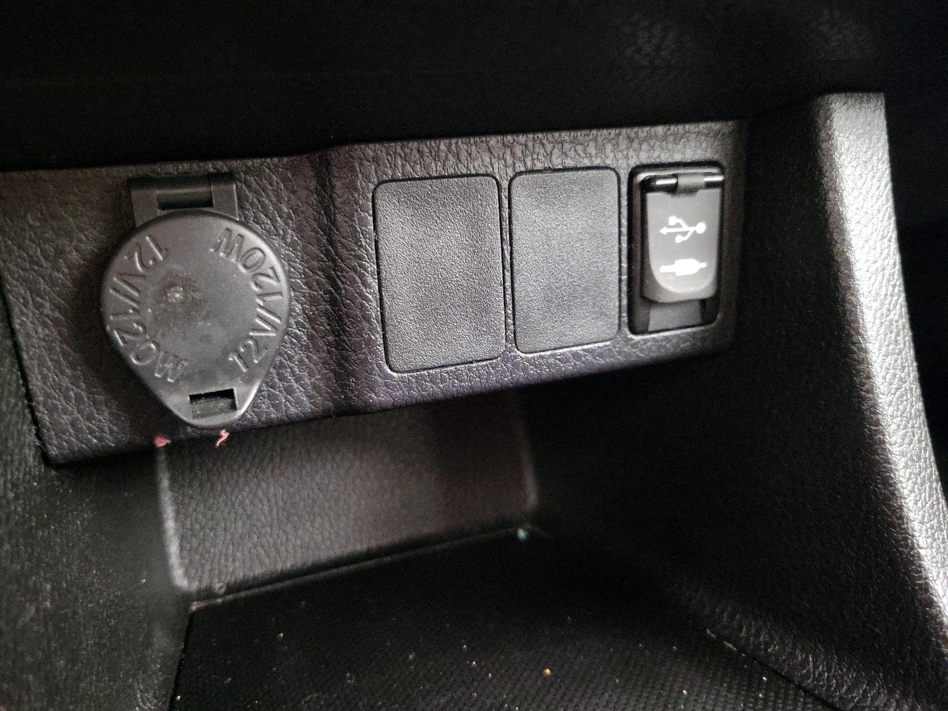 Thumbnail: 2019 Toyota Corolla - 18