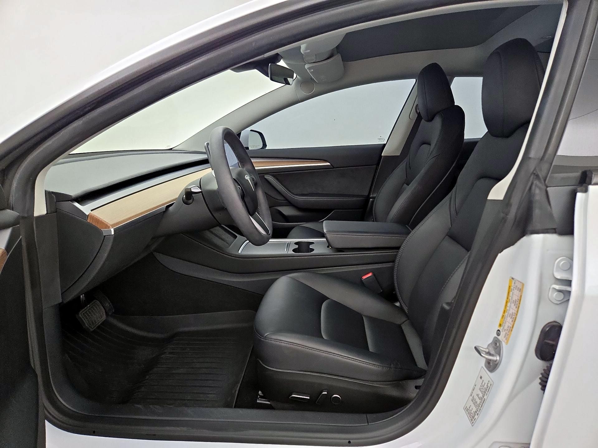 Thumbnail: 2023 Tesla Model 3 - 11