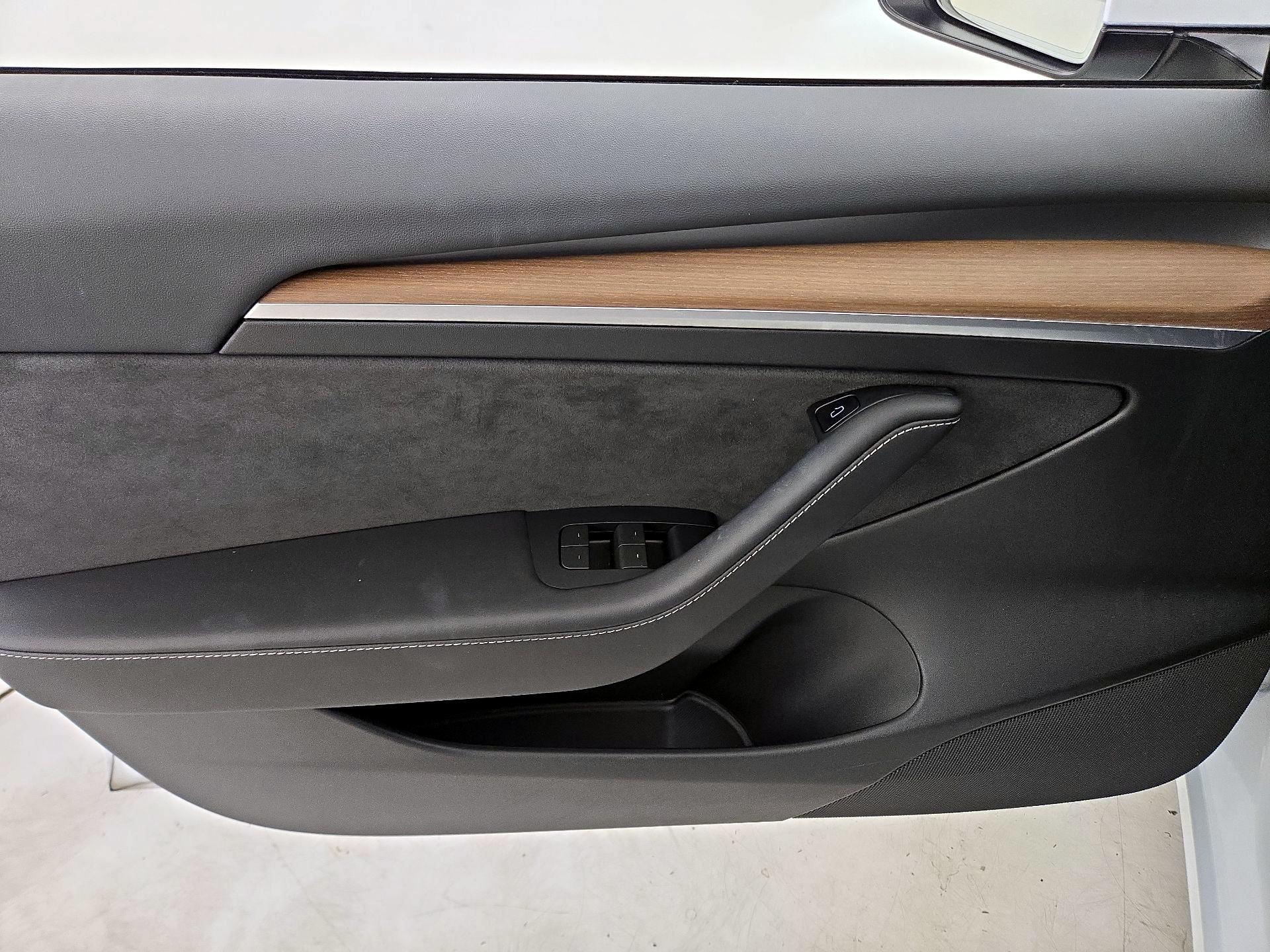 Thumbnail: 2023 Tesla Model 3 - 12