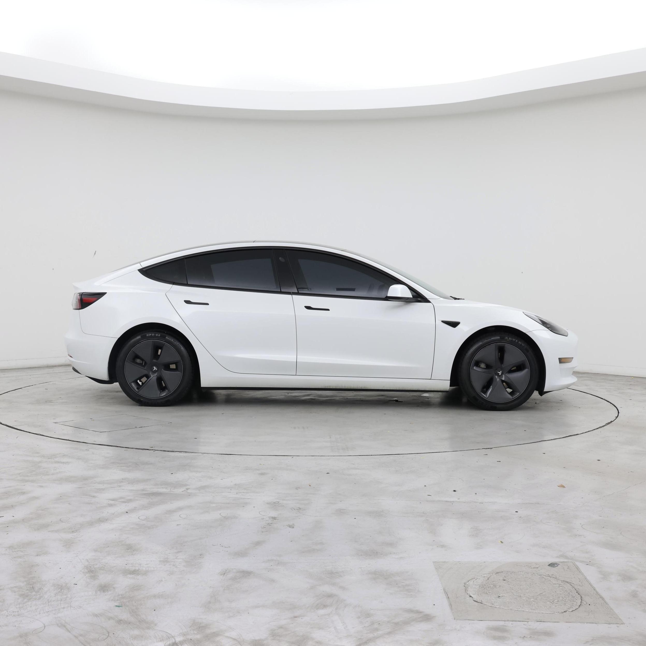 Thumbnail: 2023 Tesla Model 3 - 7