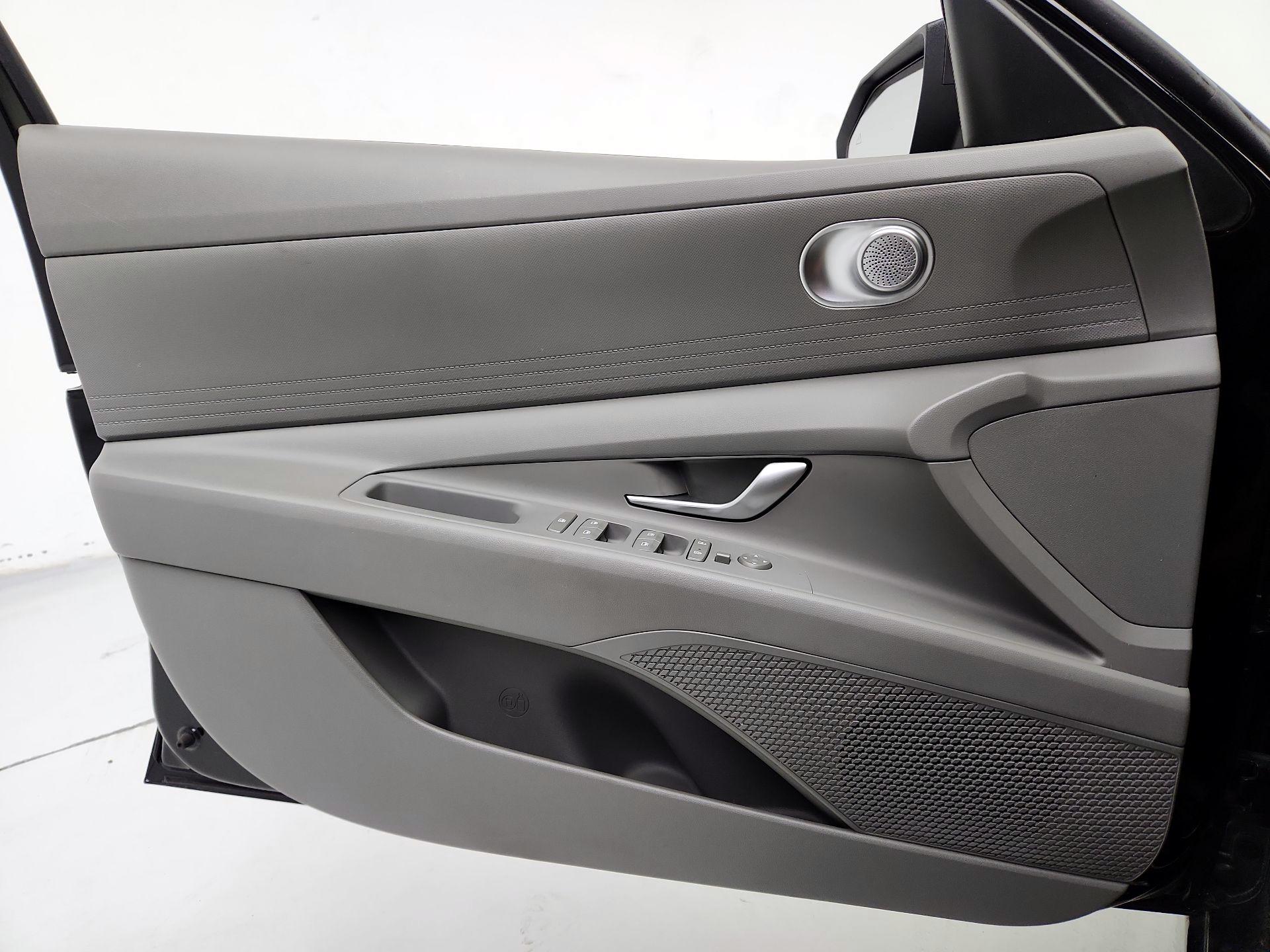 Thumbnail: 2023 Hyundai Elantra - 12