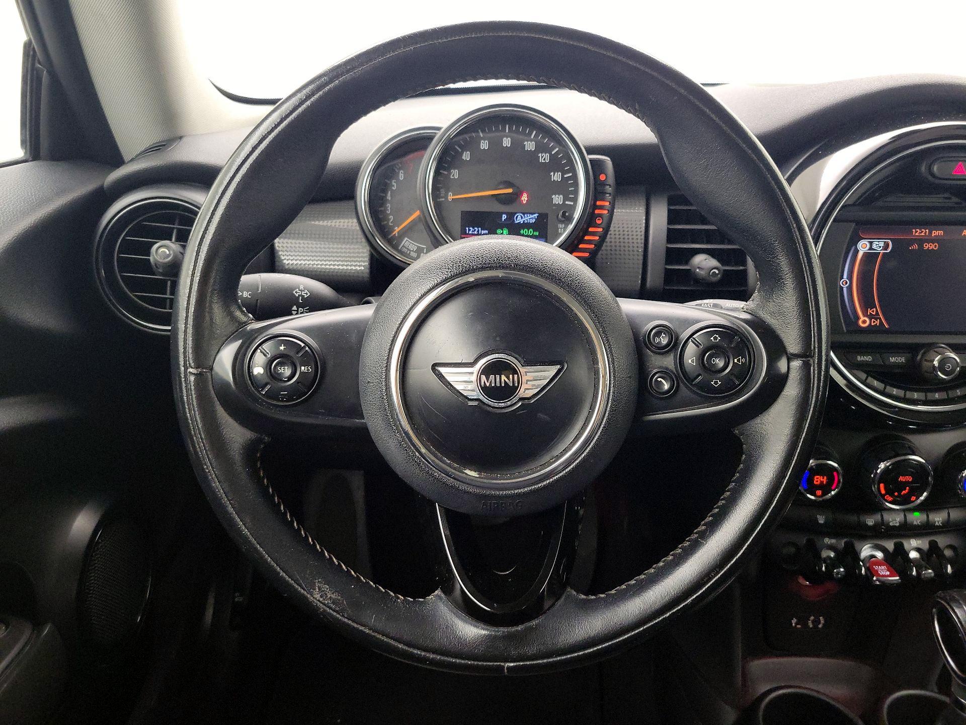 Thumbnail: 2015 MINI Cooper Hardtop - 10