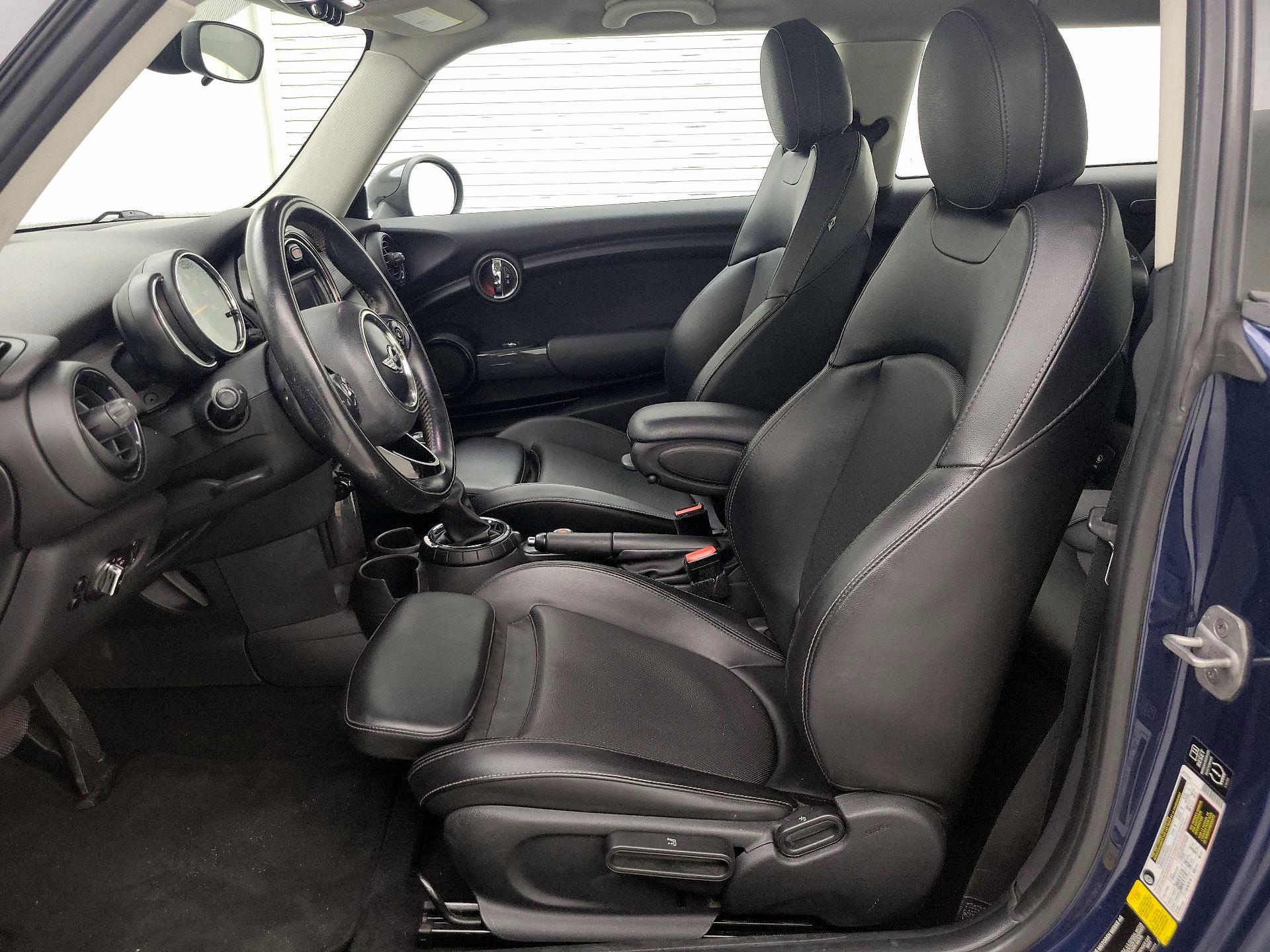 Thumbnail: 2015 MINI Cooper Hardtop - 11