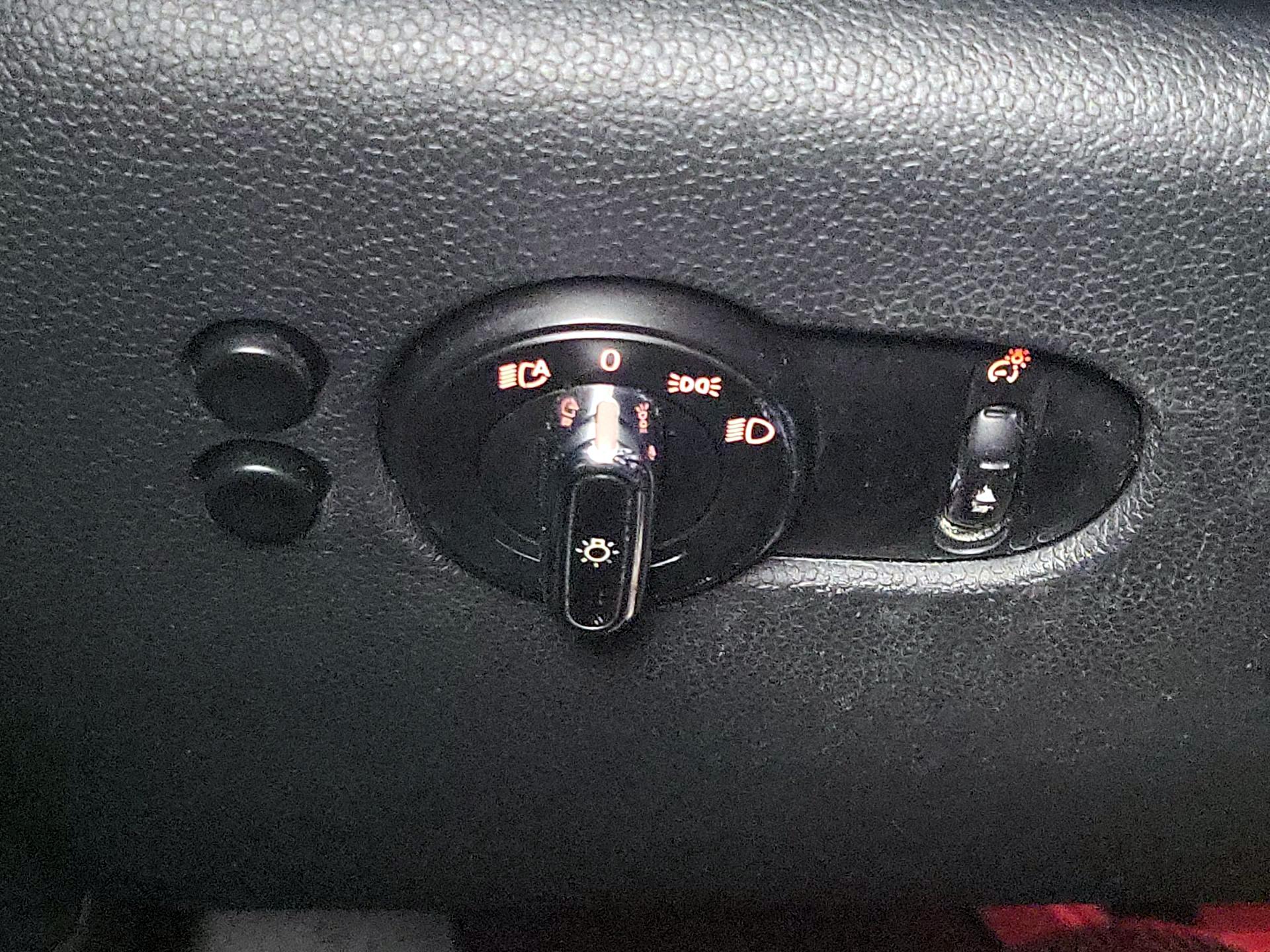 Thumbnail: 2015 MINI Cooper Hardtop - 13