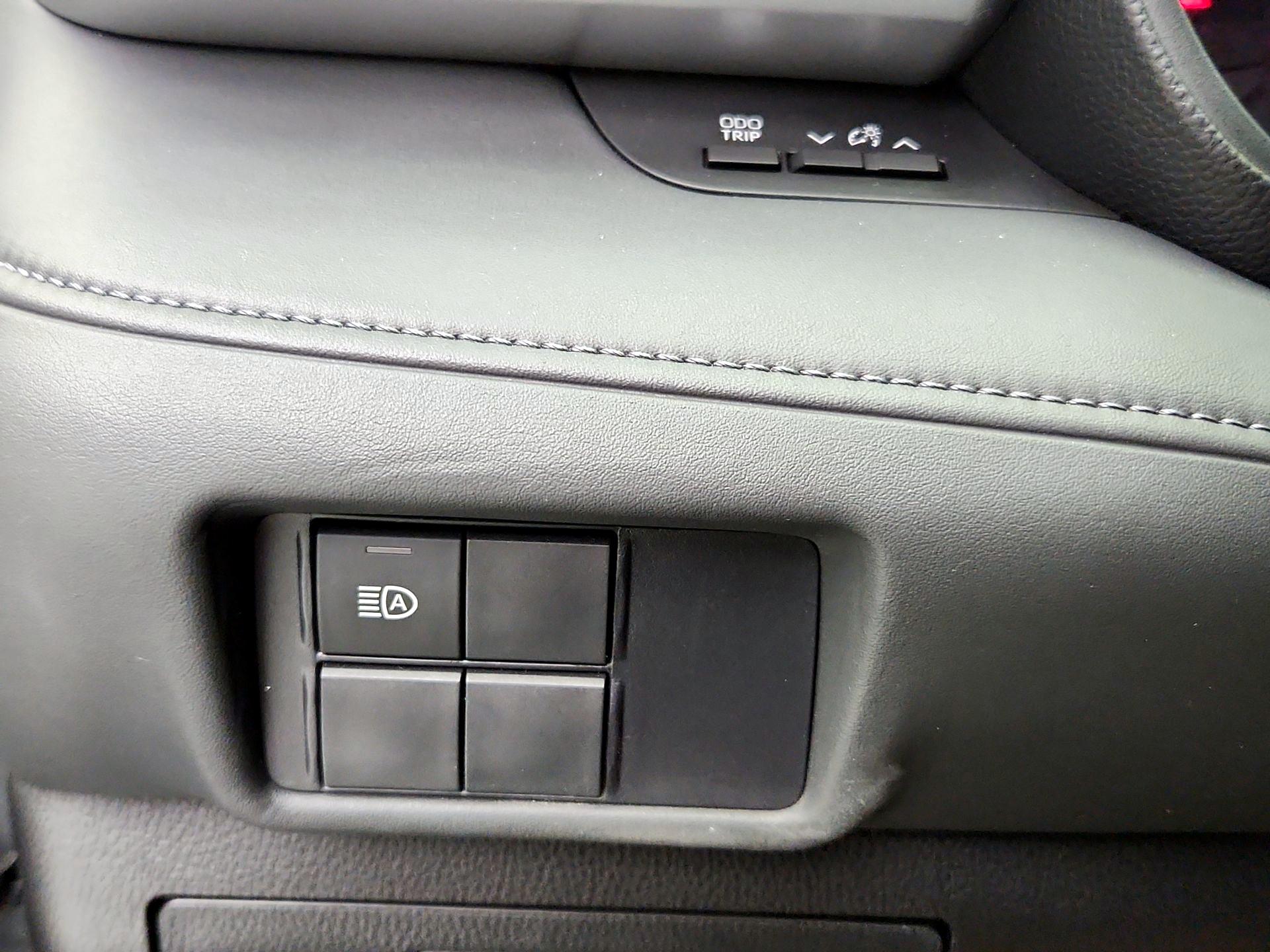 Thumbnail: 2020 Toyota Highlander - 13