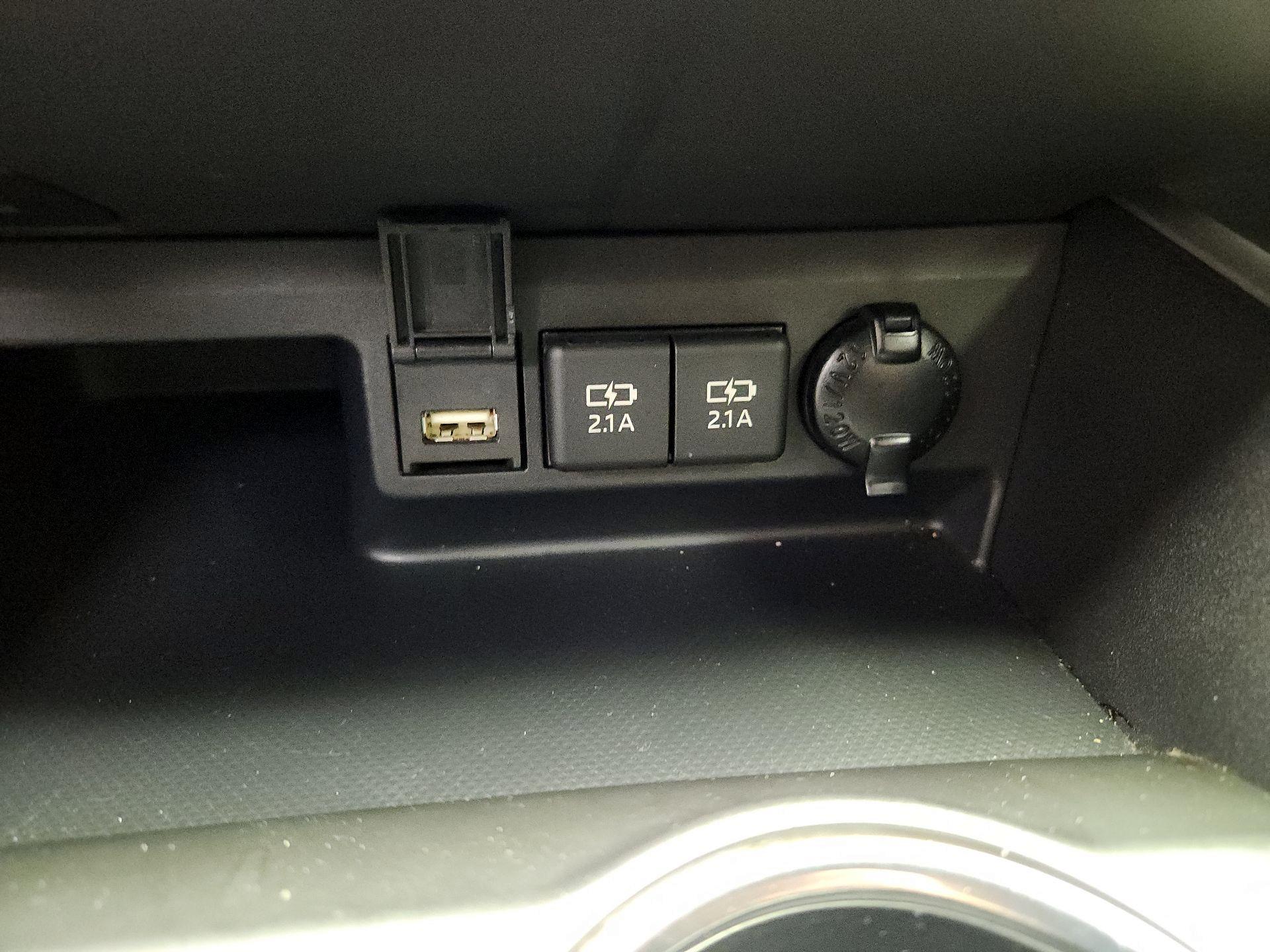 Thumbnail: 2020 Toyota Highlander - 18