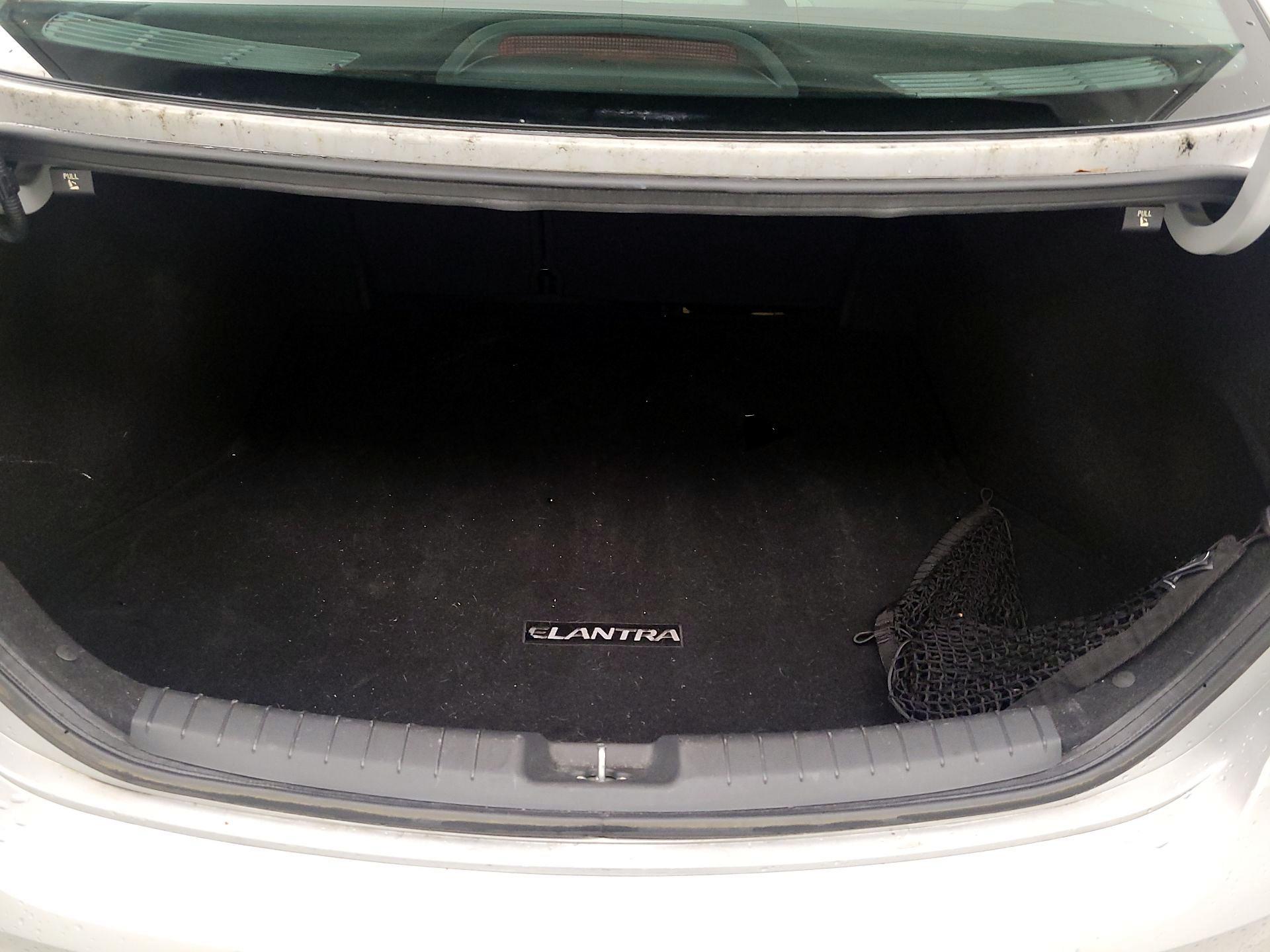 Thumbnail: 2018 Hyundai Elantra - 20