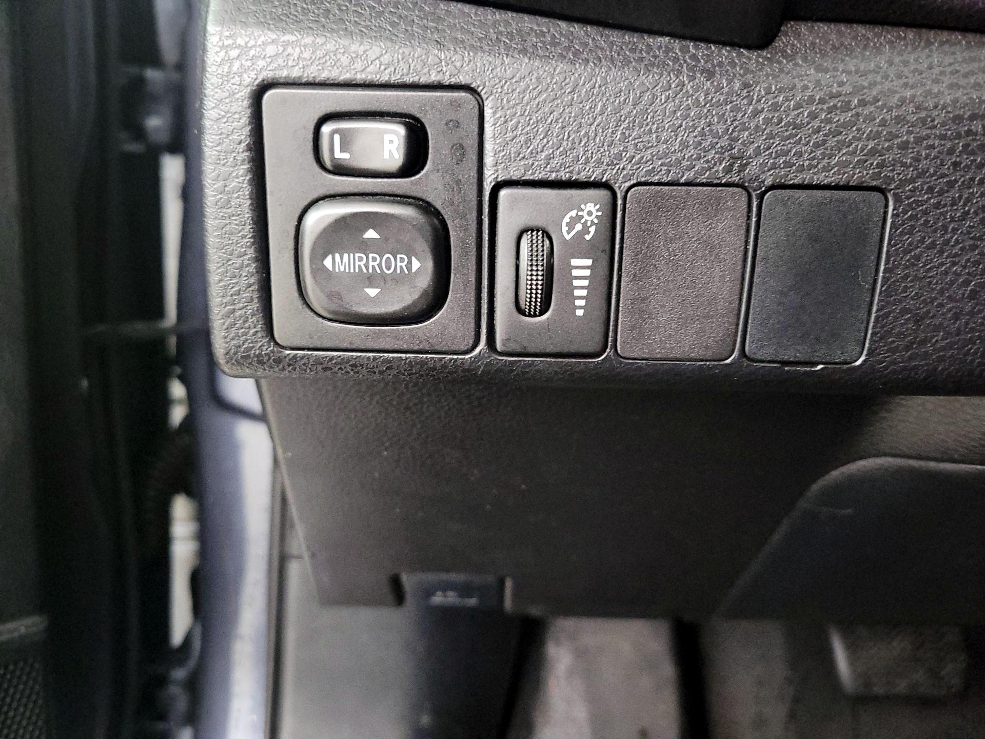 Thumbnail: 2016 Toyota Corolla - 13