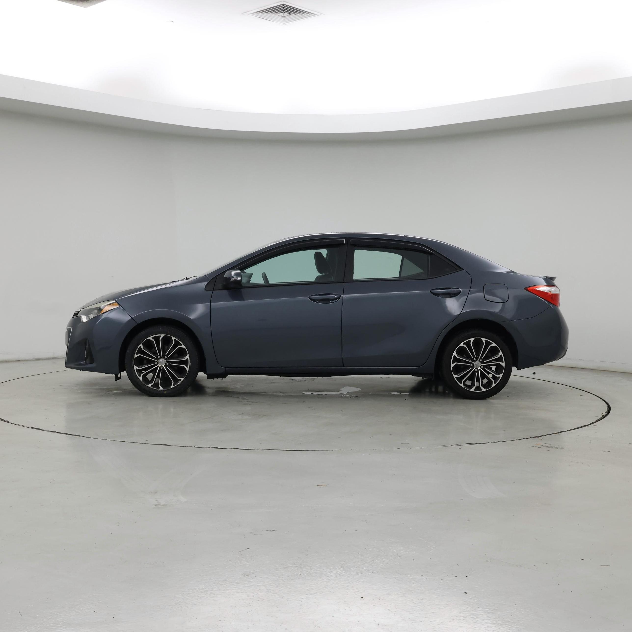 Thumbnail: 2016 Toyota Corolla - 3