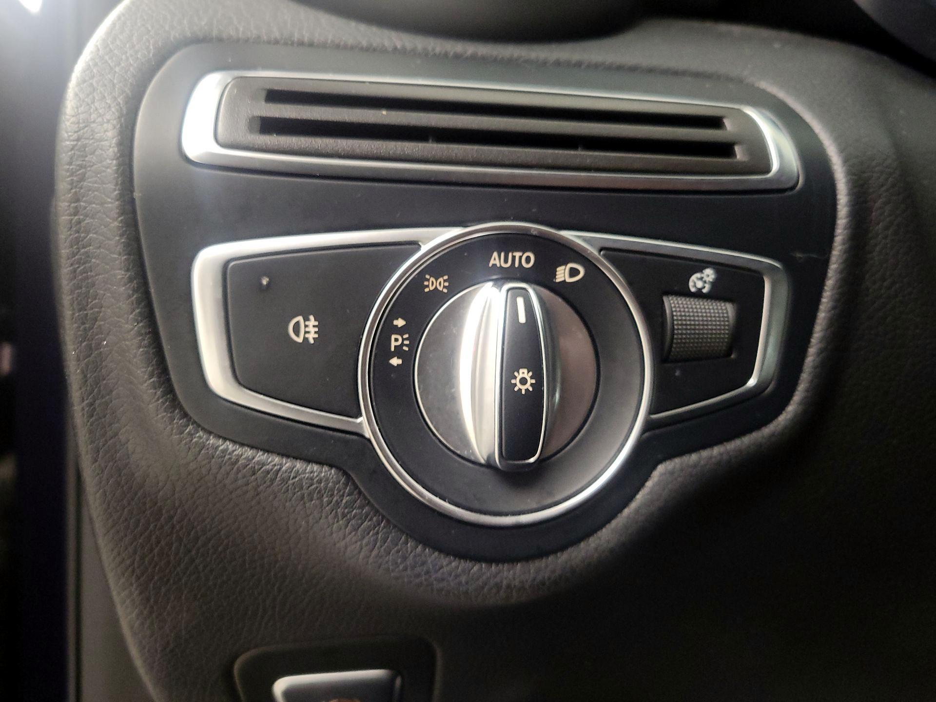 Thumbnail: 2019 Mercedes-Benz C-Class - 13