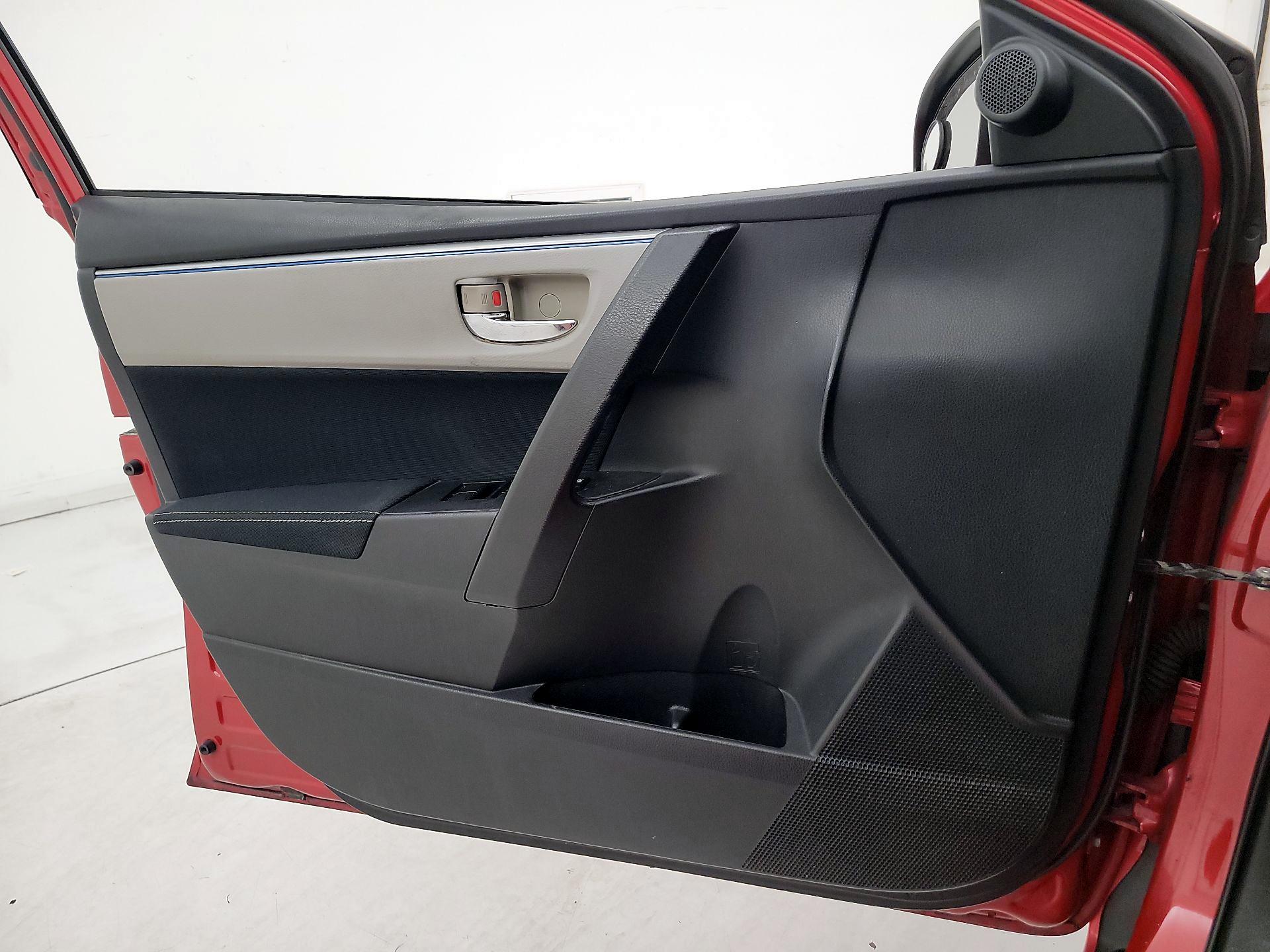 Thumbnail: 2016 Toyota Corolla - 12