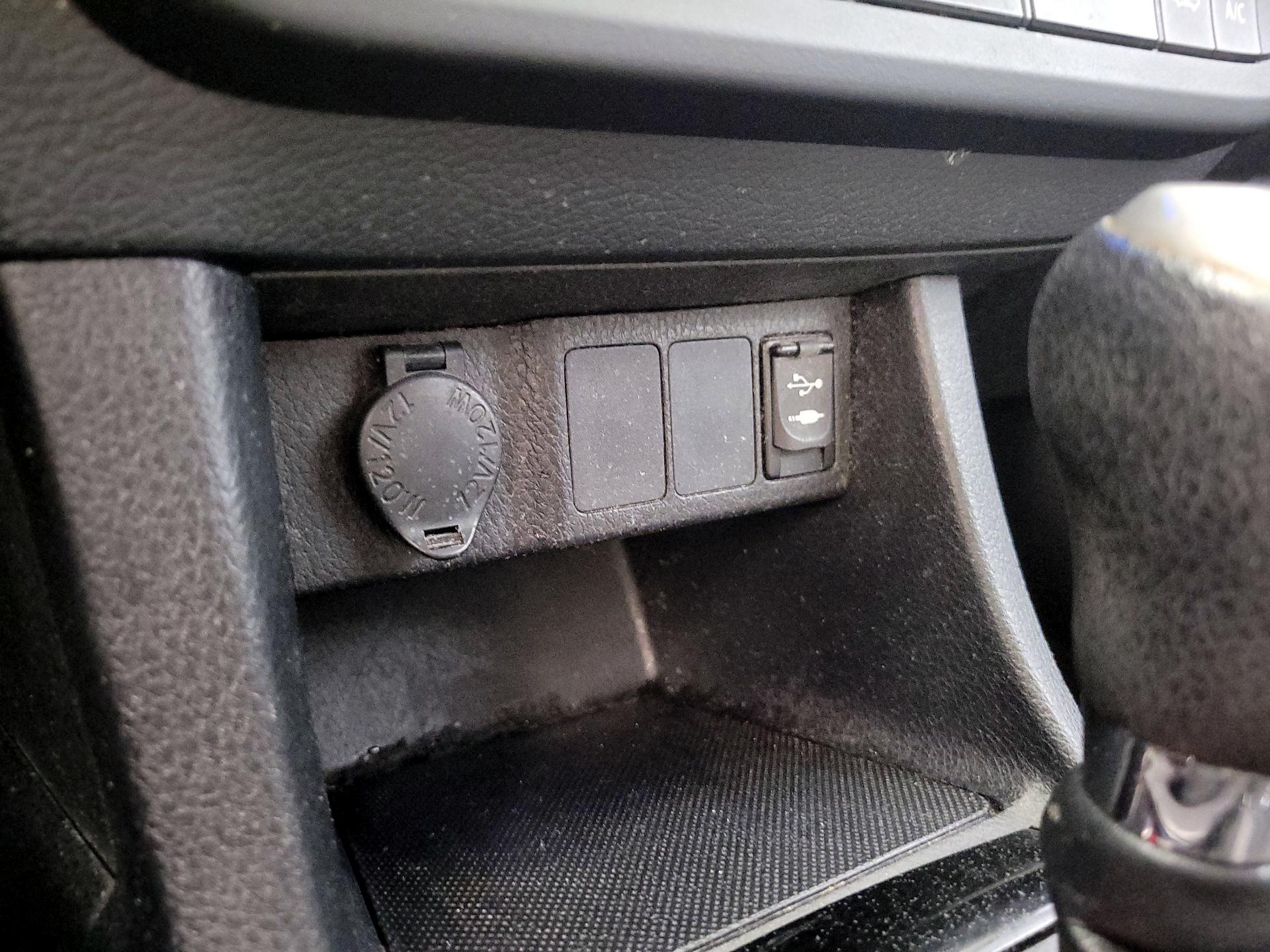 Thumbnail: 2016 Toyota Corolla - 18