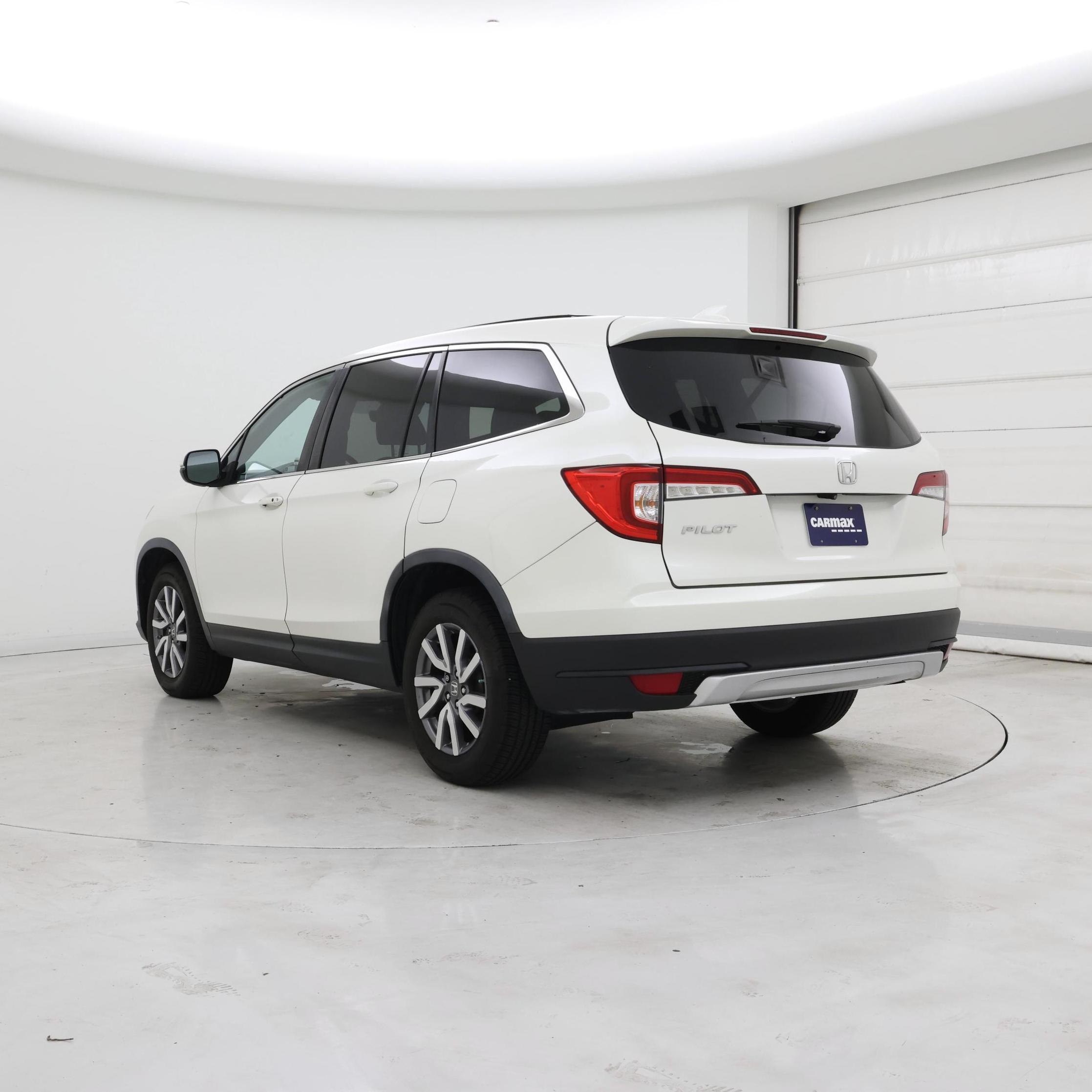 Thumbnail: 2019 Honda Pilot - 2