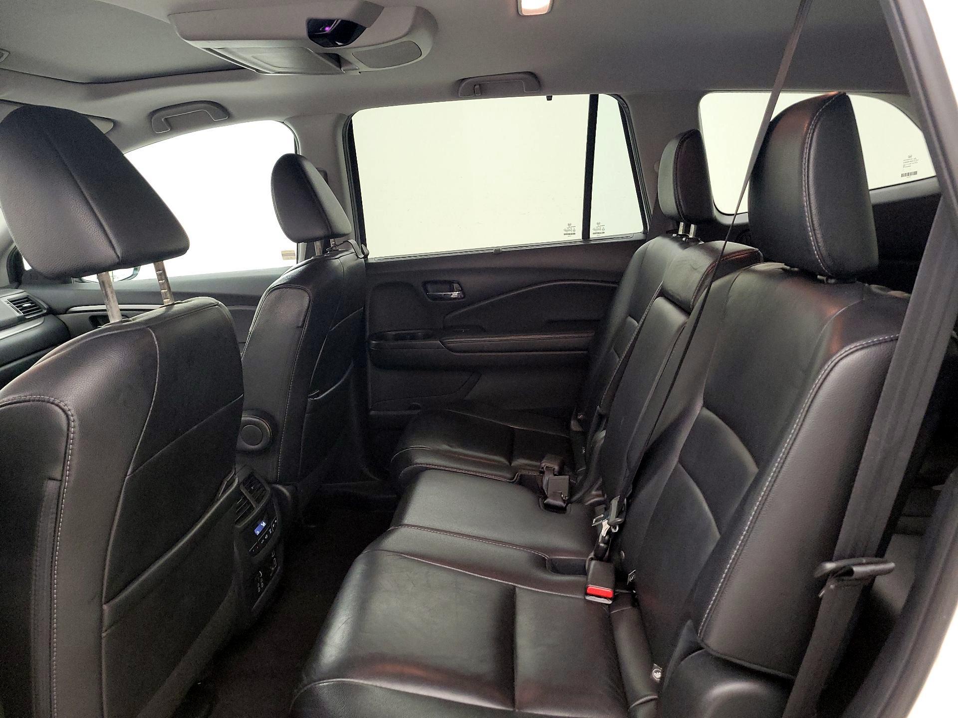 Thumbnail: 2019 Honda Pilot - 20