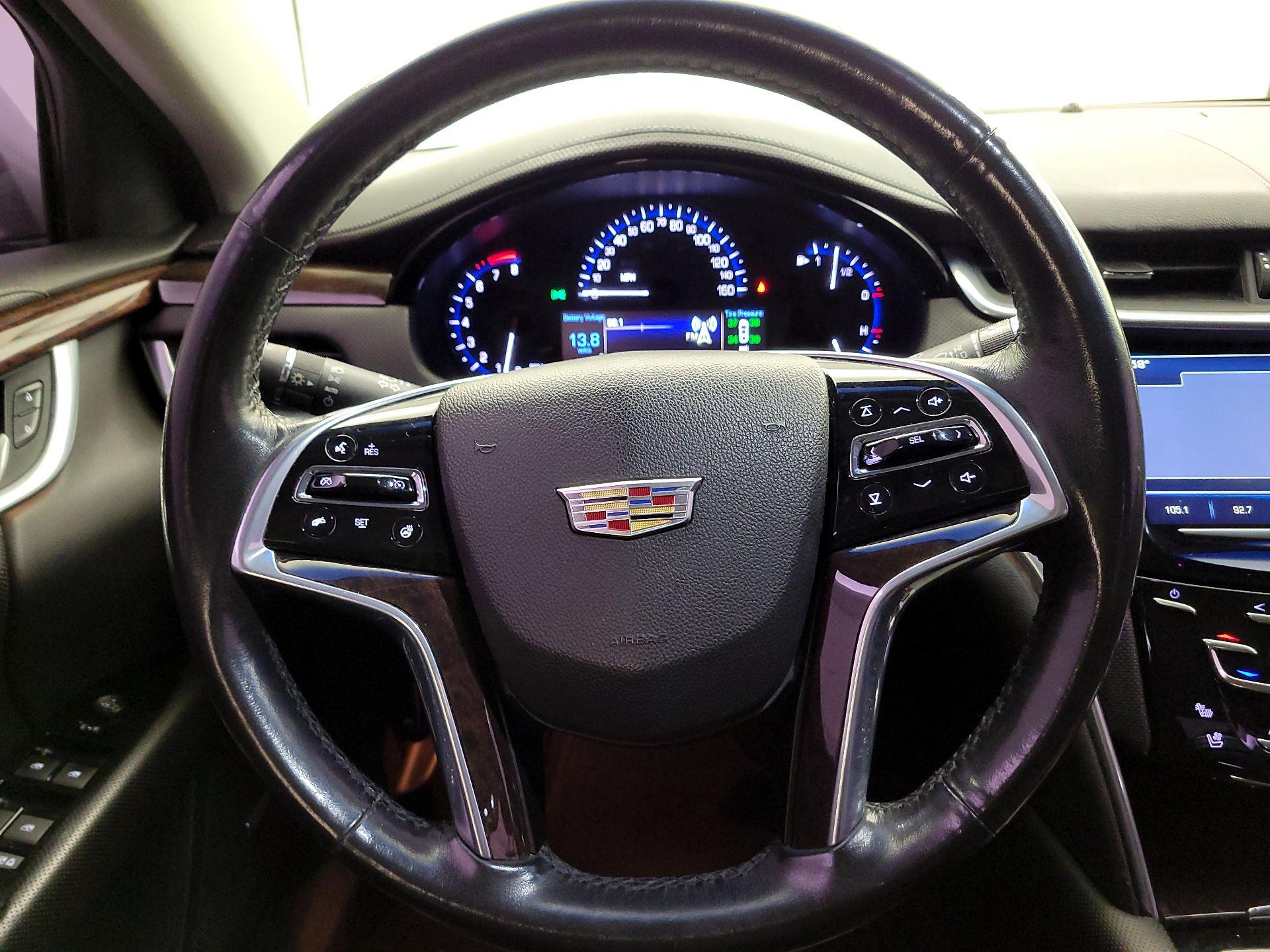 Thumbnail: 2016 Cadillac XTS - 10