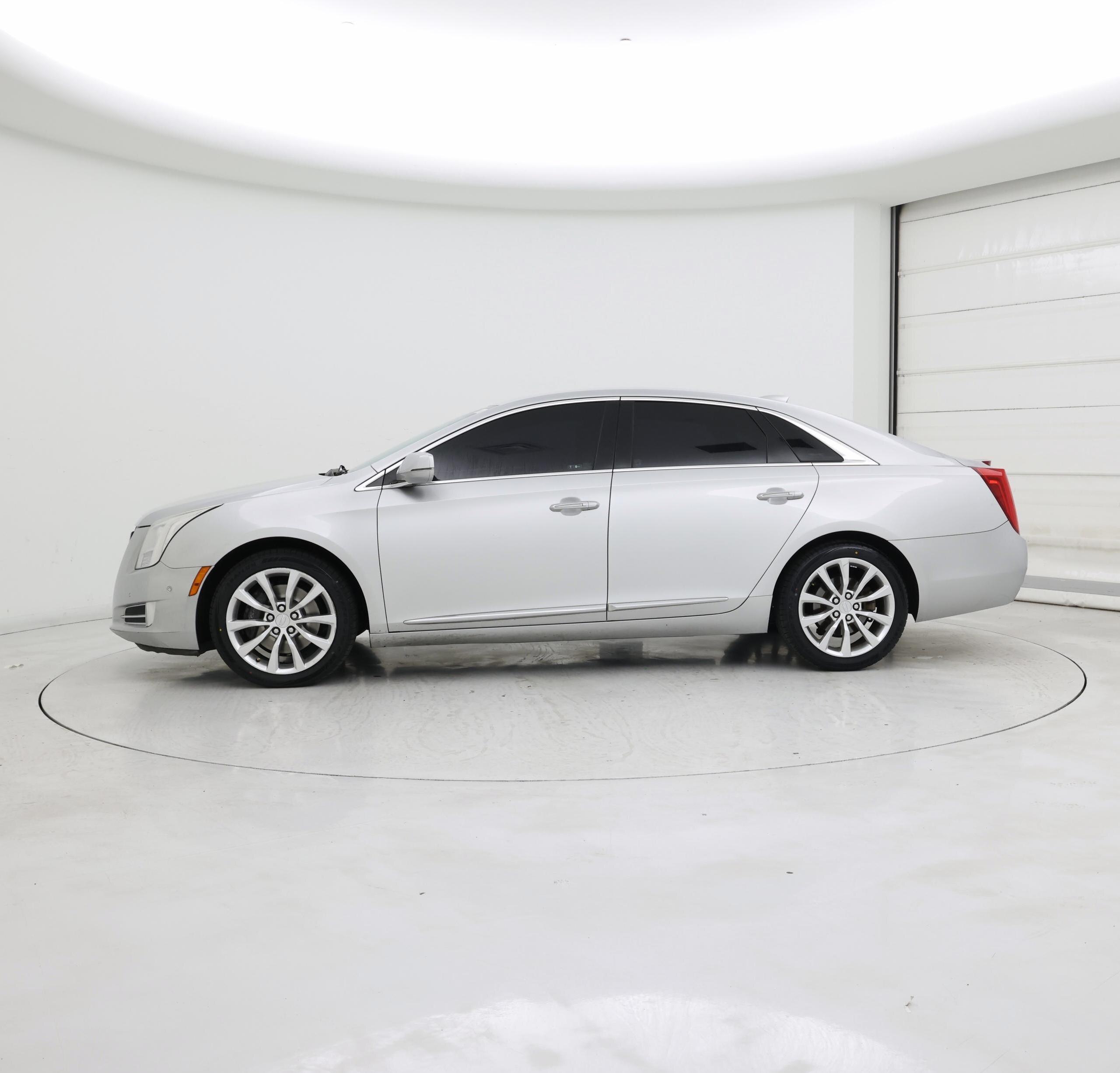 Thumbnail: 2016 Cadillac XTS - 3