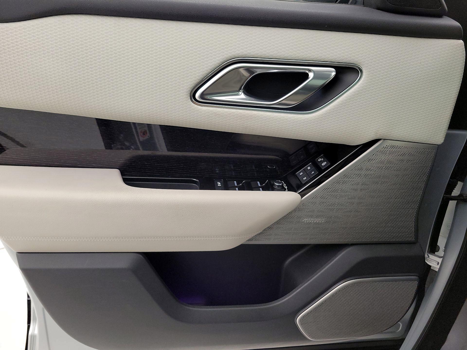 Thumbnail: 2018 Land Rover Range Rover Velar - 12