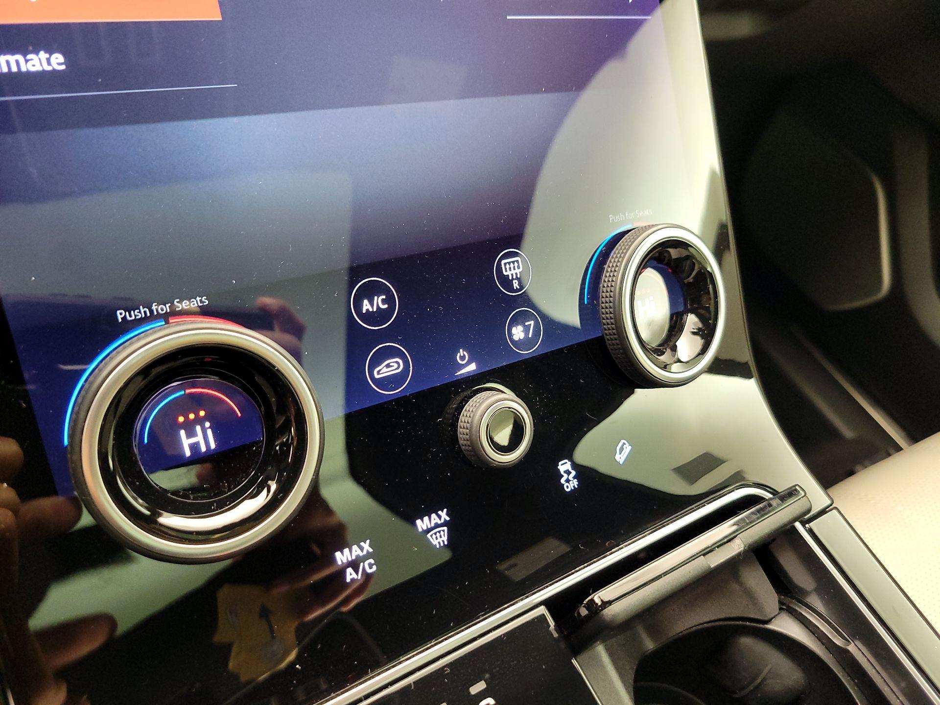 Thumbnail: 2018 Land Rover Range Rover Velar - 17