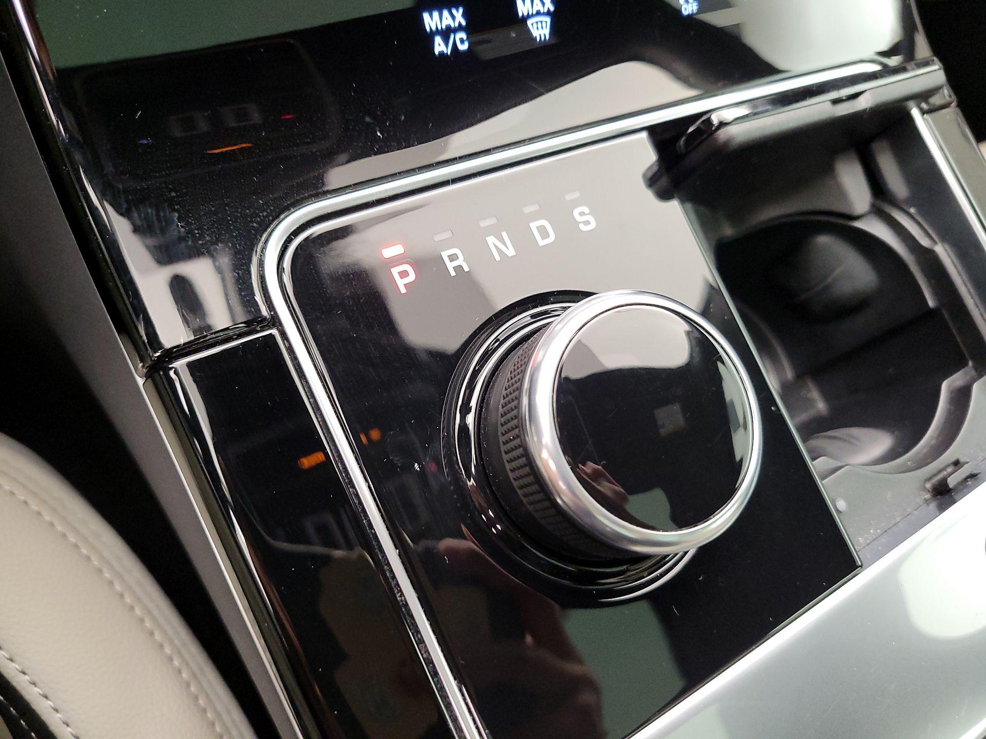 Thumbnail: 2018 Land Rover Range Rover Velar - 18