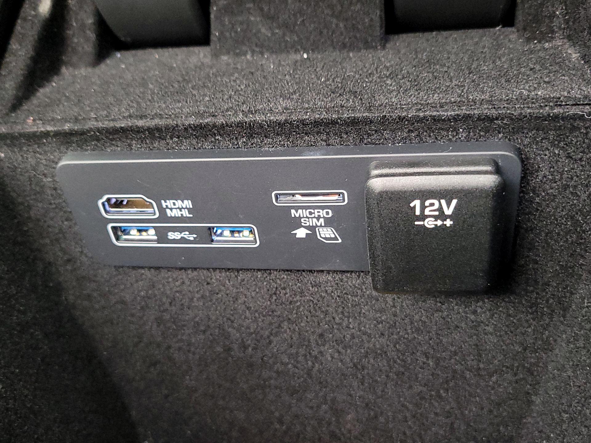 Thumbnail: 2018 Land Rover Range Rover Velar - 19