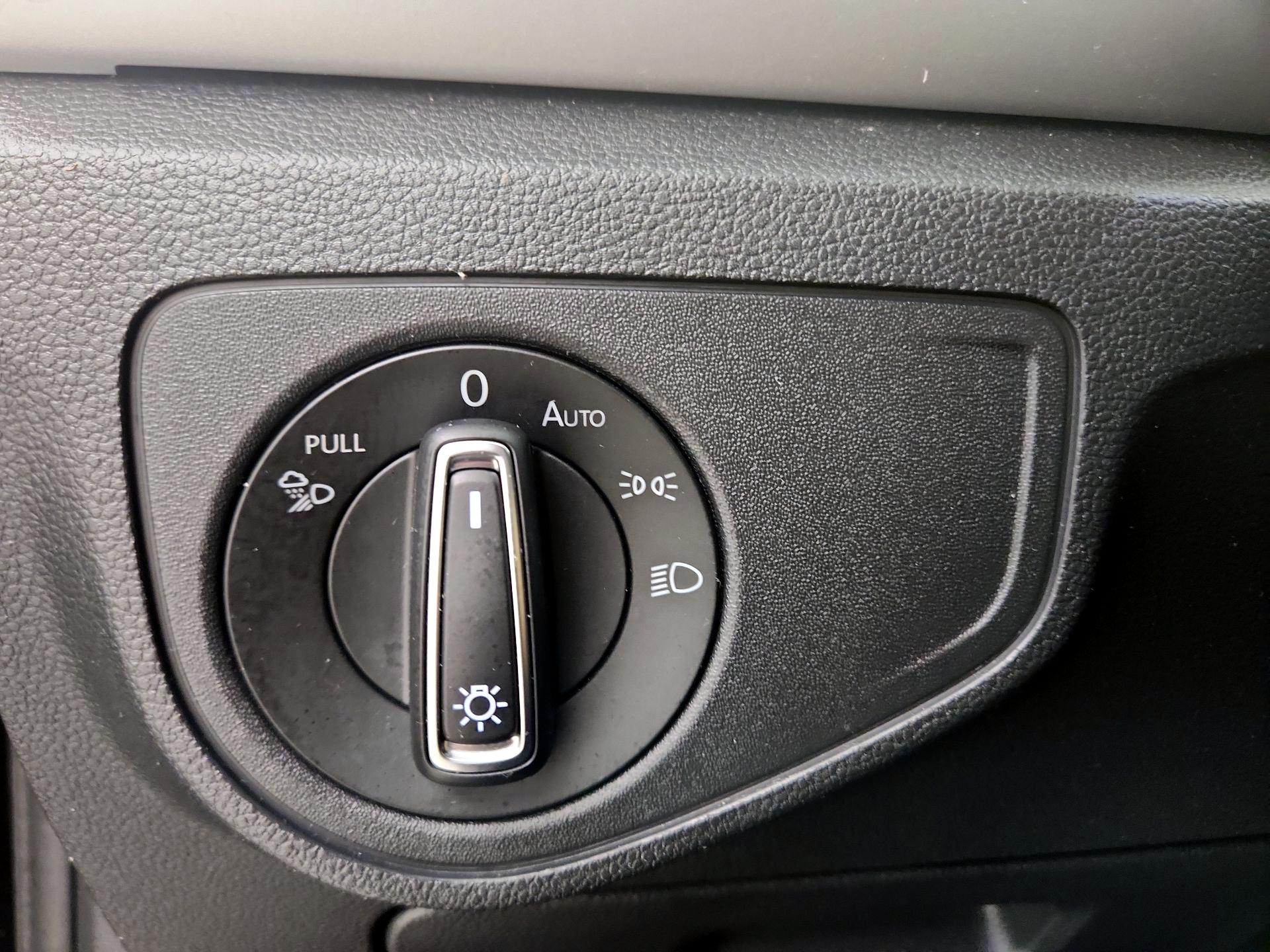 Thumbnail: 2021 Volkswagen Atlas - 13