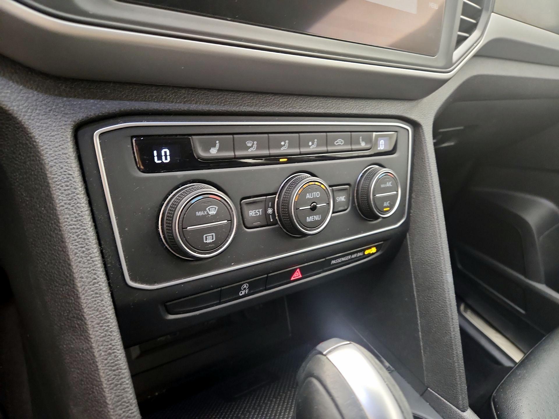 Thumbnail: 2021 Volkswagen Atlas - 16