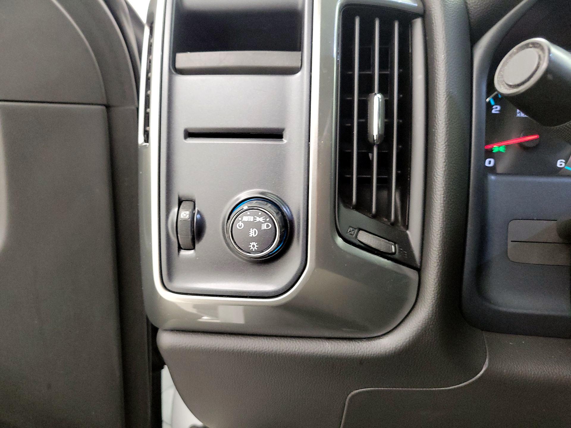 Thumbnail: 2018 Chevrolet Silverado 1500 - 13