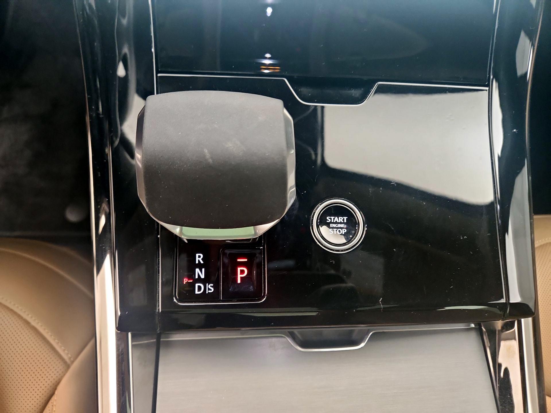 Thumbnail: 2024 Land Rover Range Rover Sport - 18