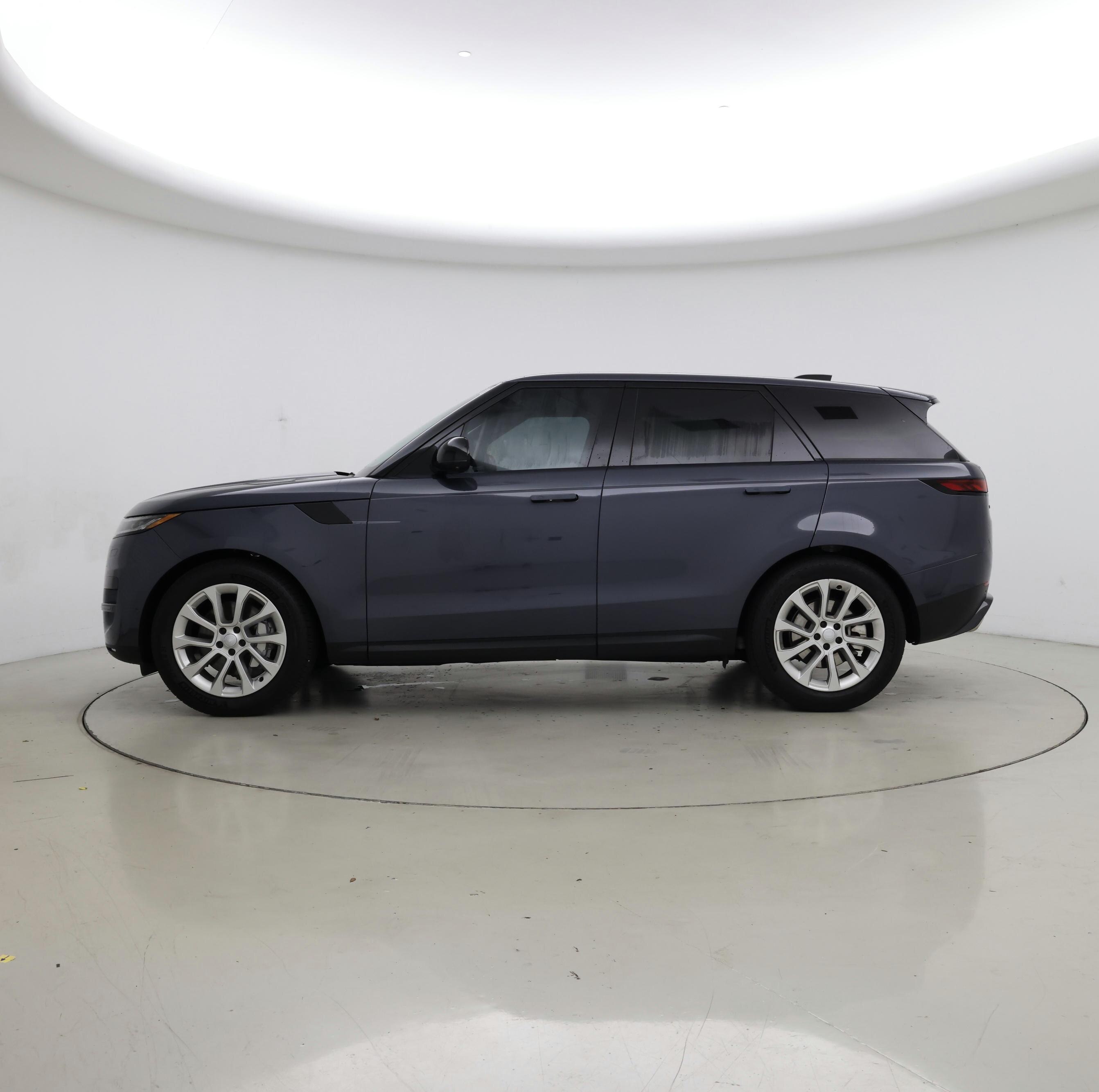 Thumbnail: 2024 Land Rover Range Rover Sport - 3
