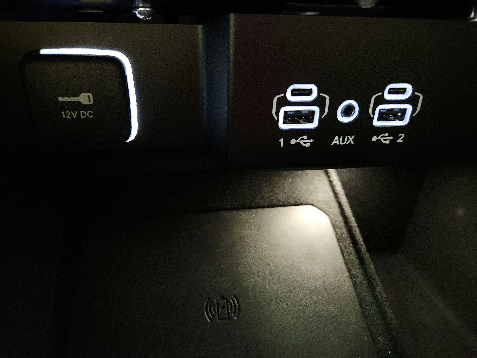 Thumbnail: 2023 Jeep Wagoneer - 19