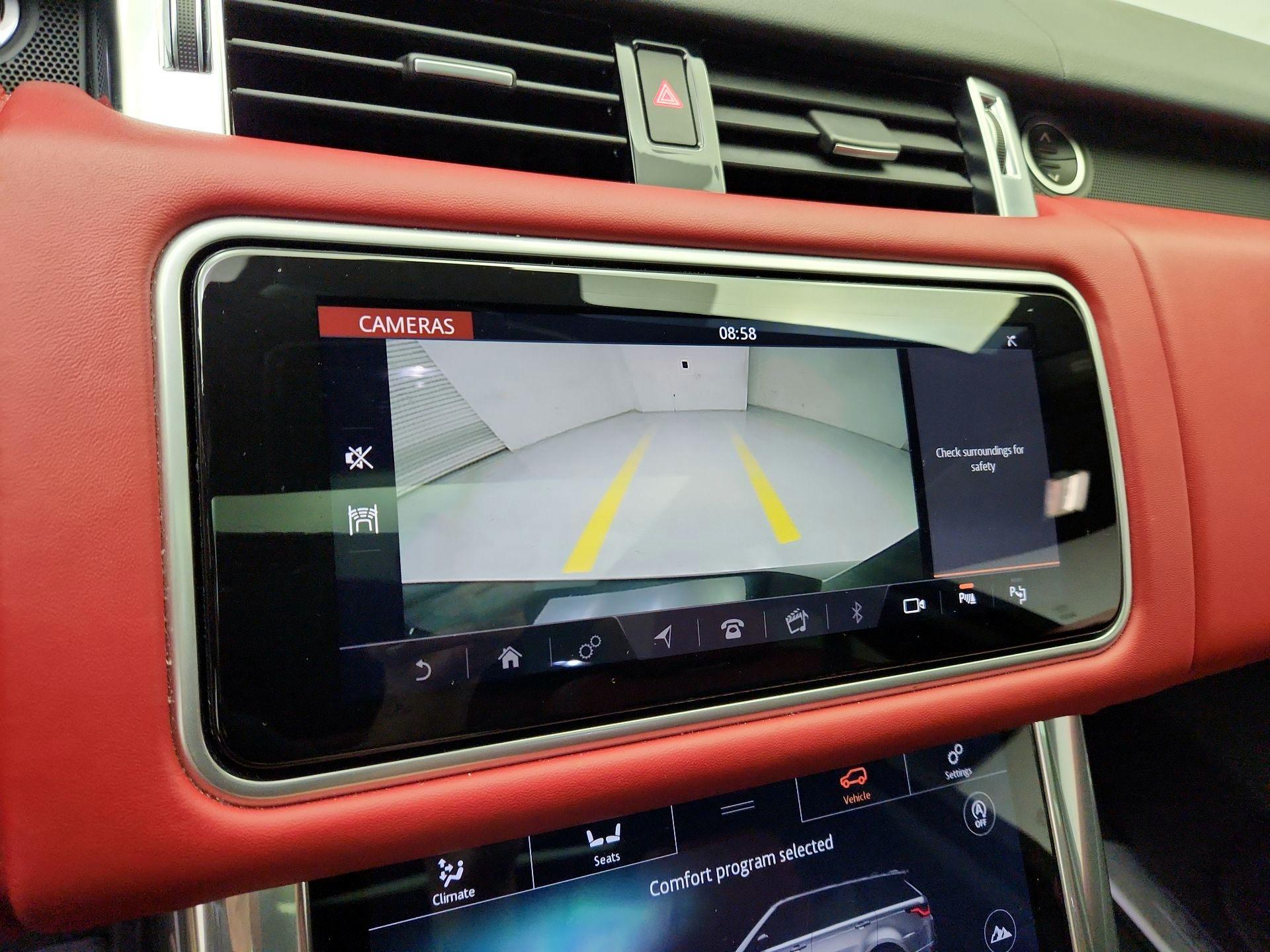 Thumbnail: 2020 Land Rover Range Rover Sport - 15