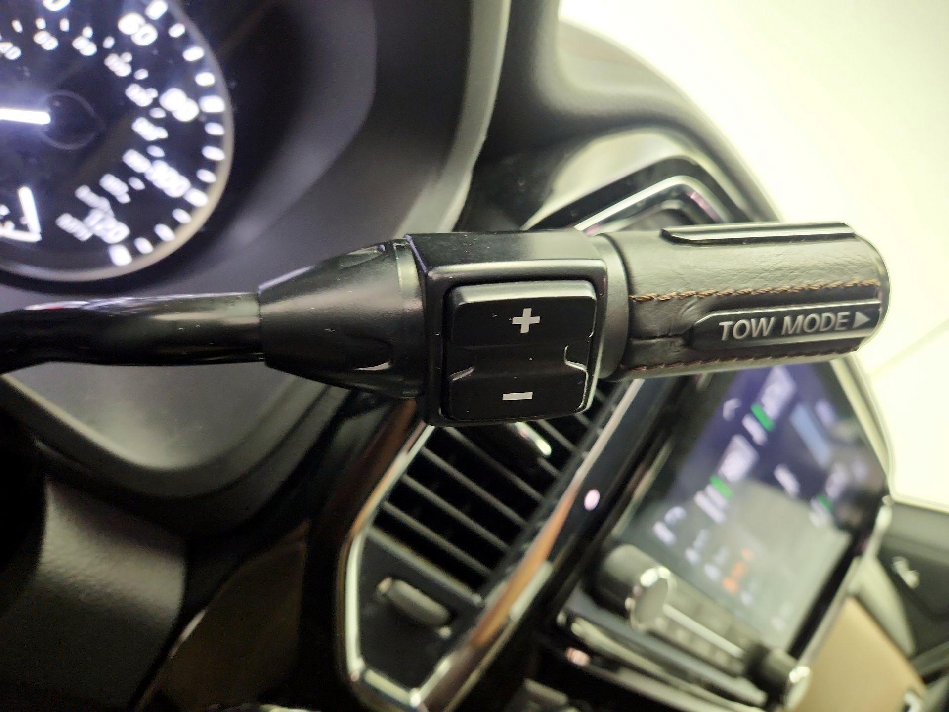 Thumbnail: 2020 Nissan Titan - 18