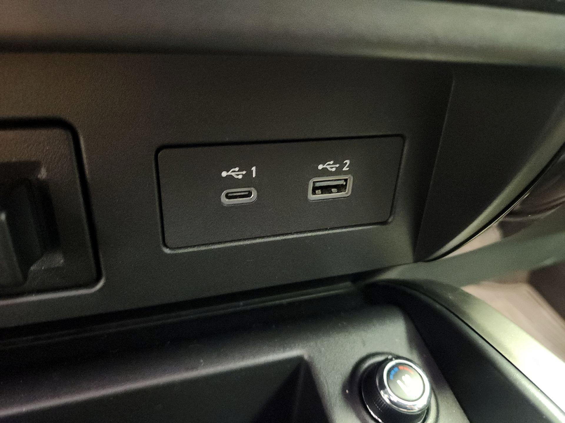 Thumbnail: 2020 Nissan Titan - 19