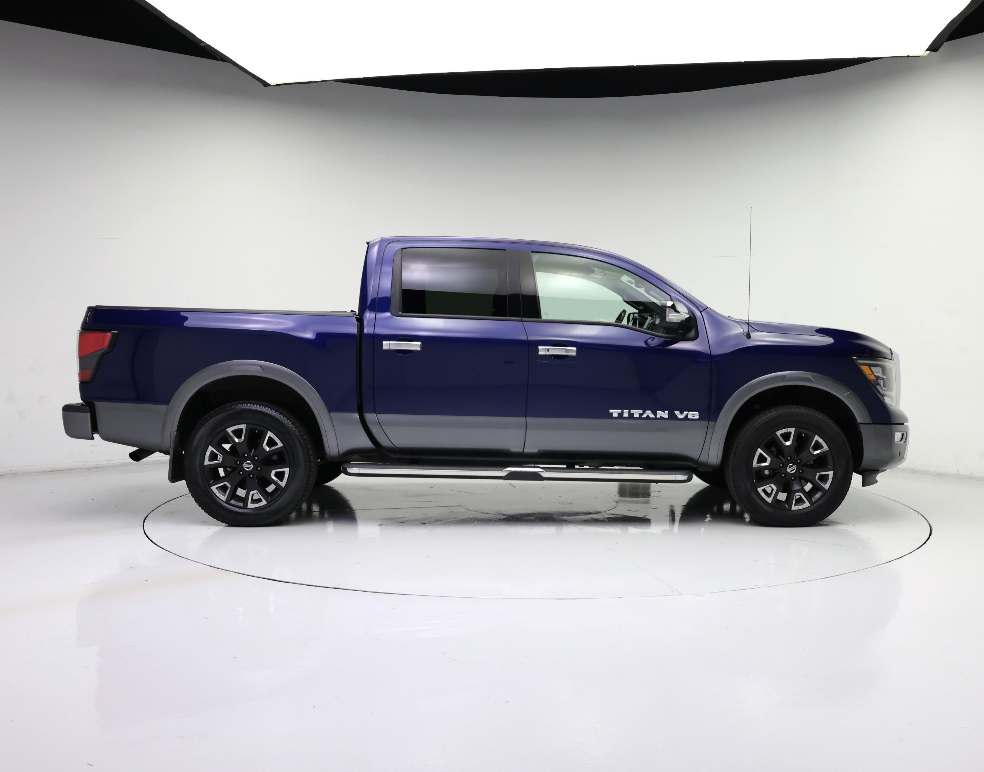 Thumbnail: 2020 Nissan Titan - 7