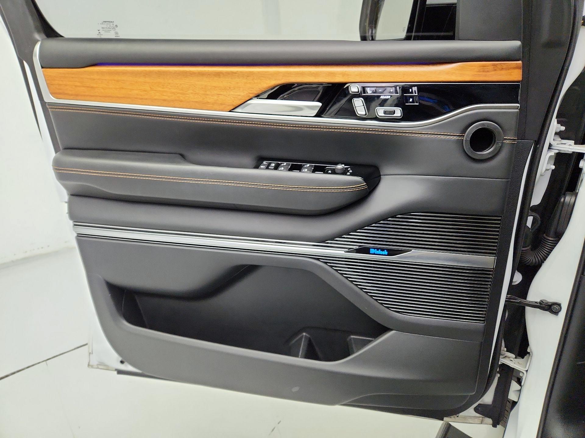 Thumbnail: 2022 Jeep Grand Wagoneer - 12