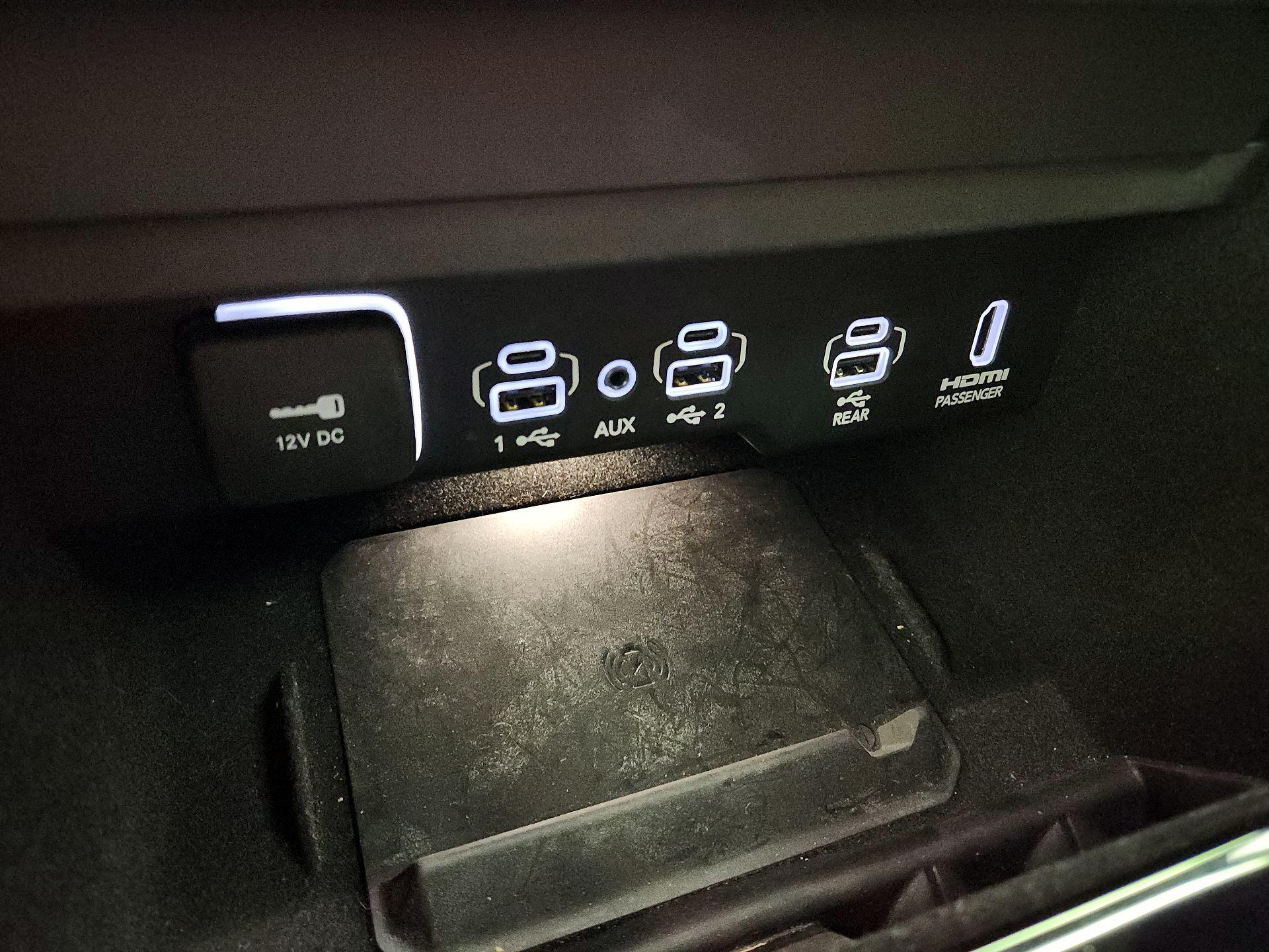 Thumbnail: 2022 Jeep Grand Wagoneer - 19