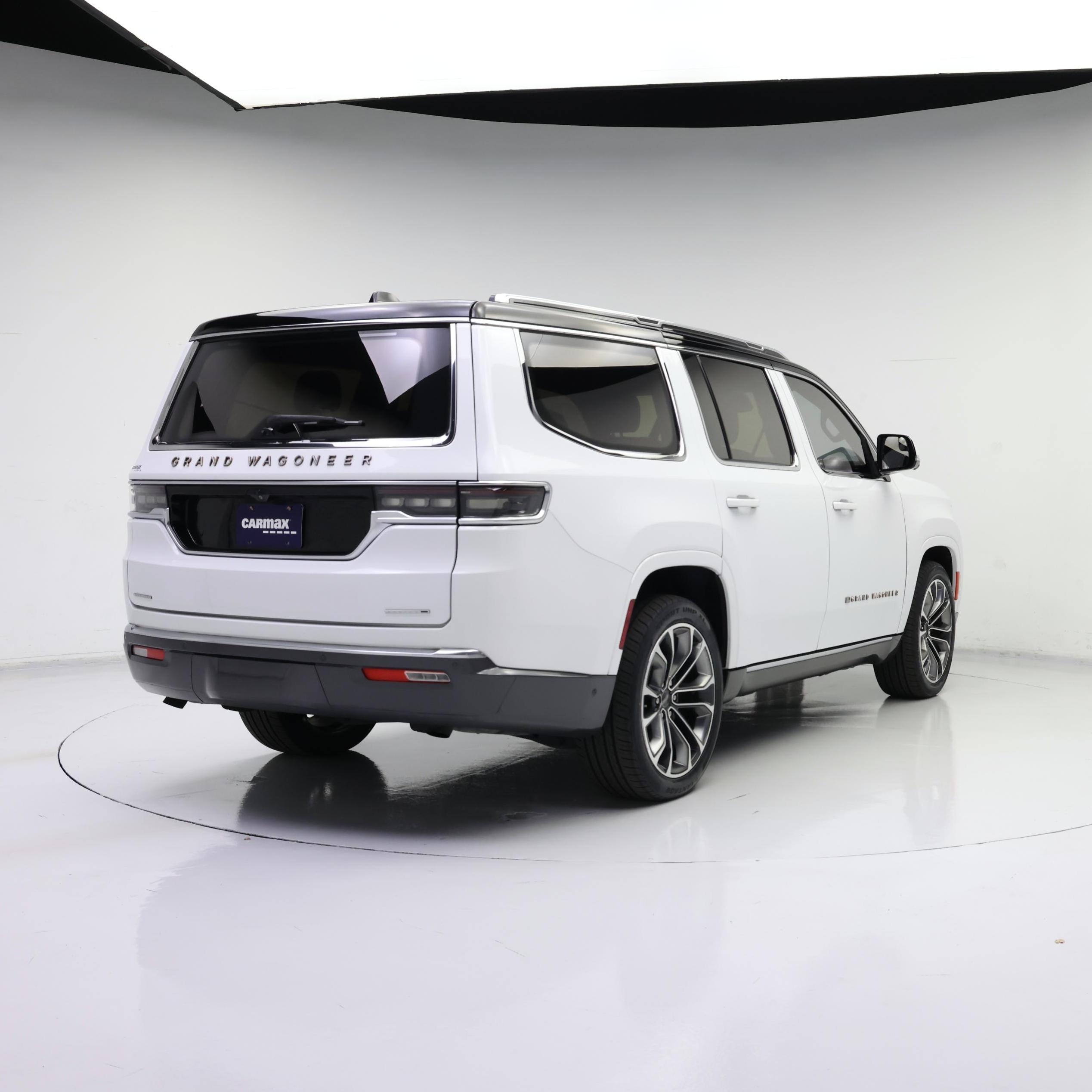 Thumbnail: 2022 Jeep Grand Wagoneer - 8