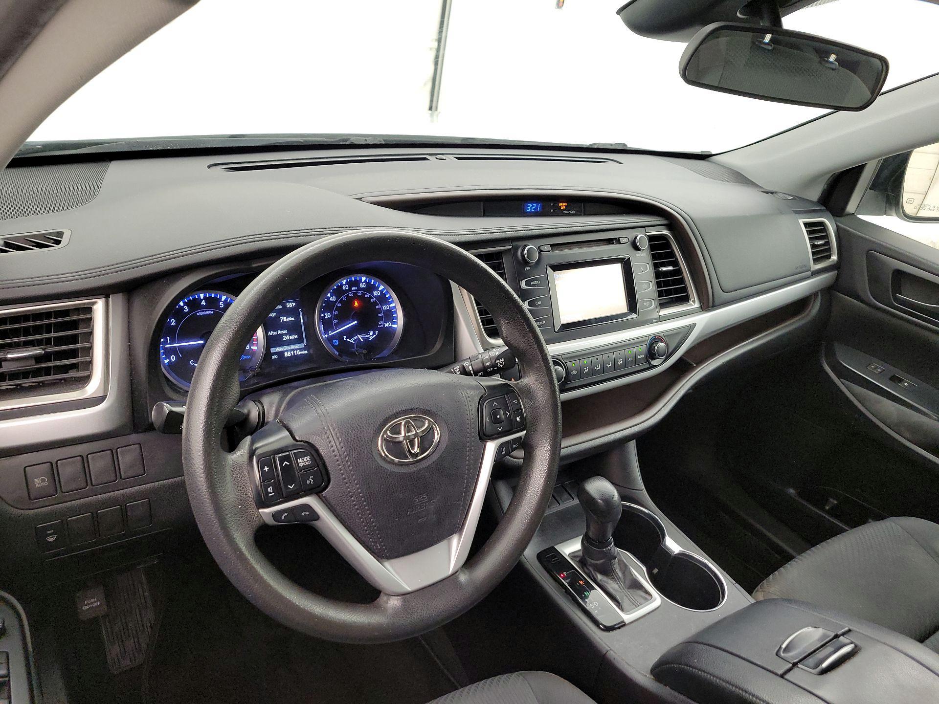 Thumbnail: 2019 Toyota Highlander - 9