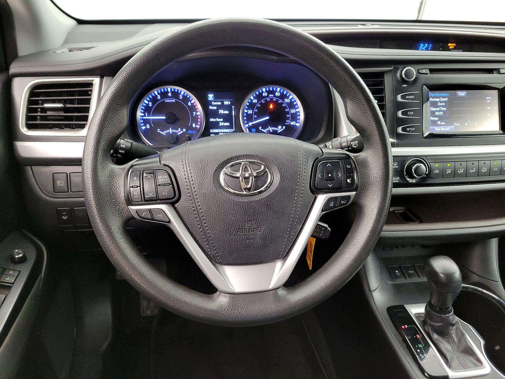 Thumbnail: 2019 Toyota Highlander - 10