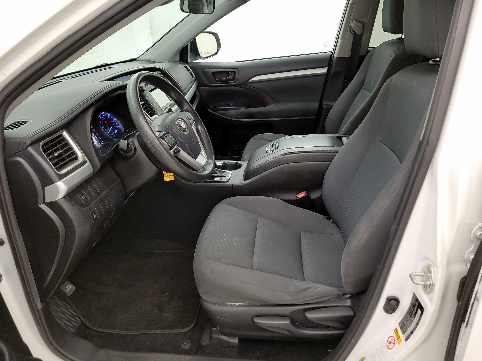 Thumbnail: 2019 Toyota Highlander - 11