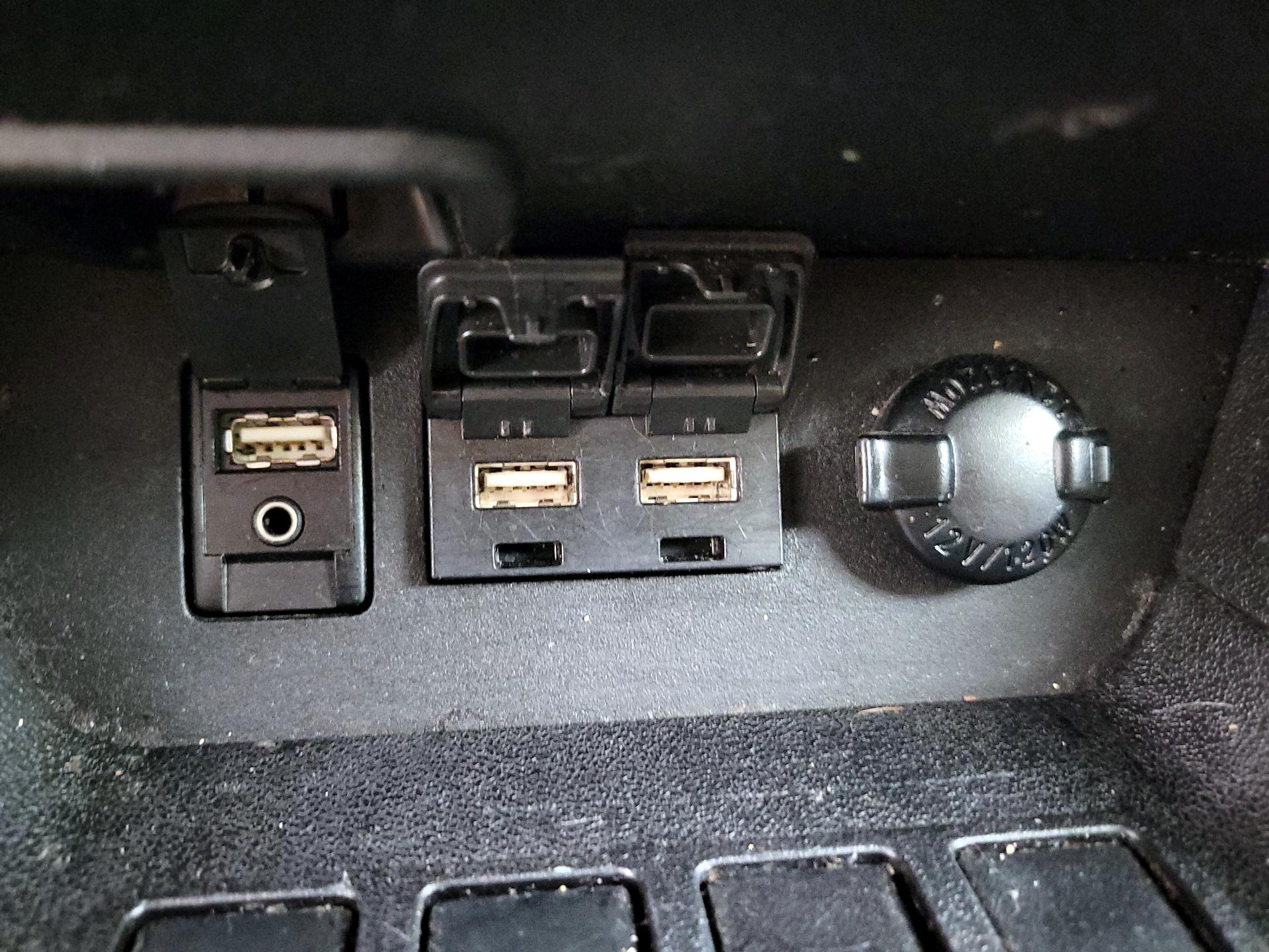 Thumbnail: 2019 Toyota Highlander - 18