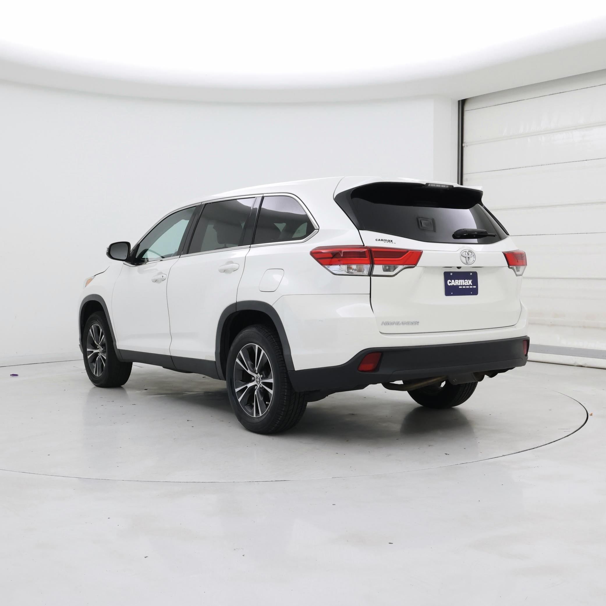 Thumbnail: 2019 Toyota Highlander - 2