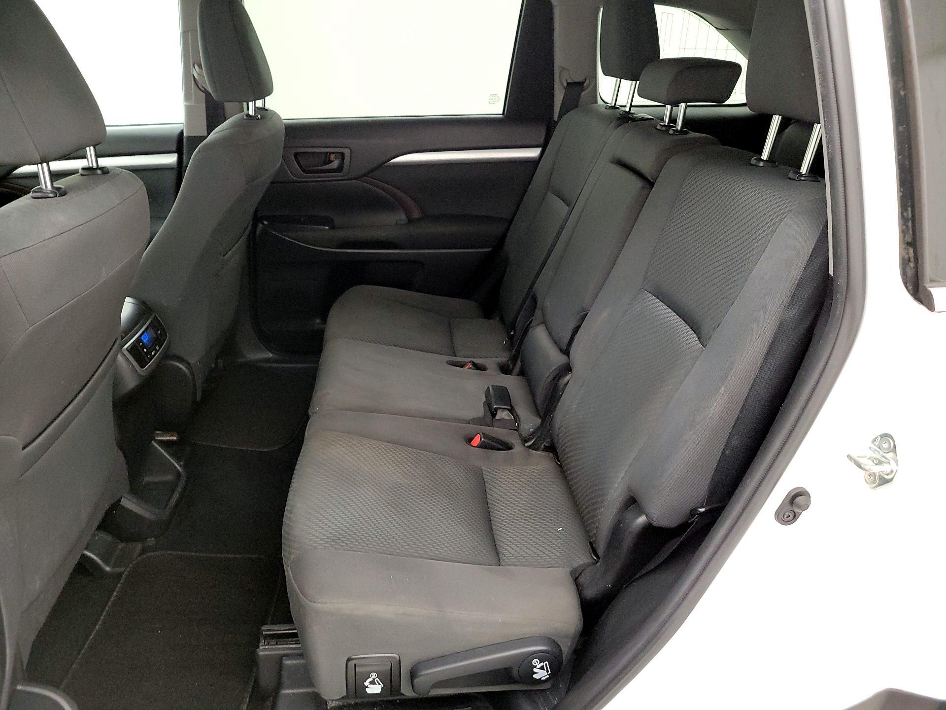 Thumbnail: 2019 Toyota Highlander - 19