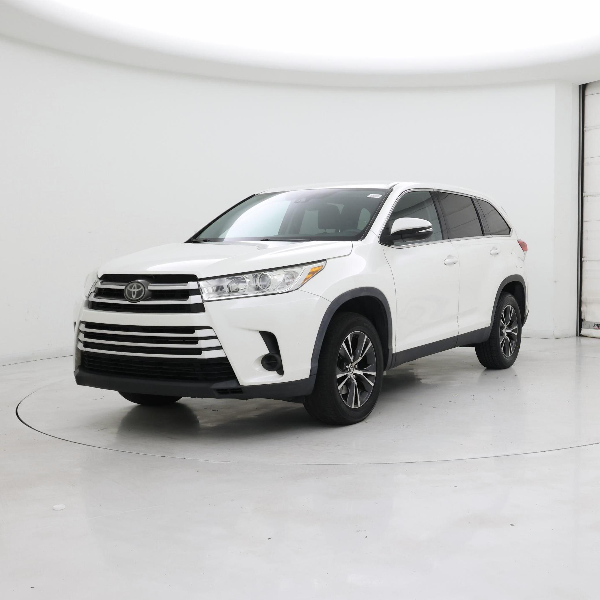 Thumbnail: 2019 Toyota Highlander - 4