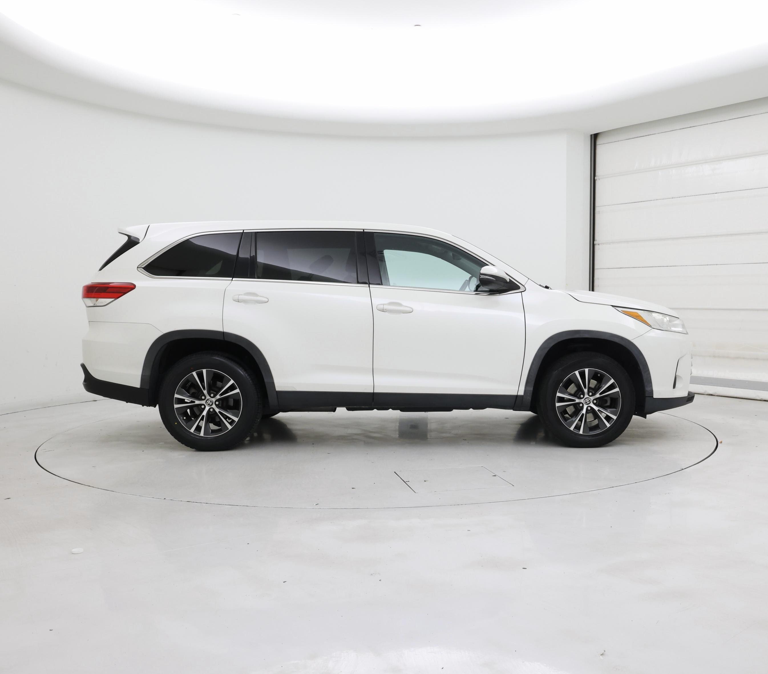 Thumbnail: 2019 Toyota Highlander - 7