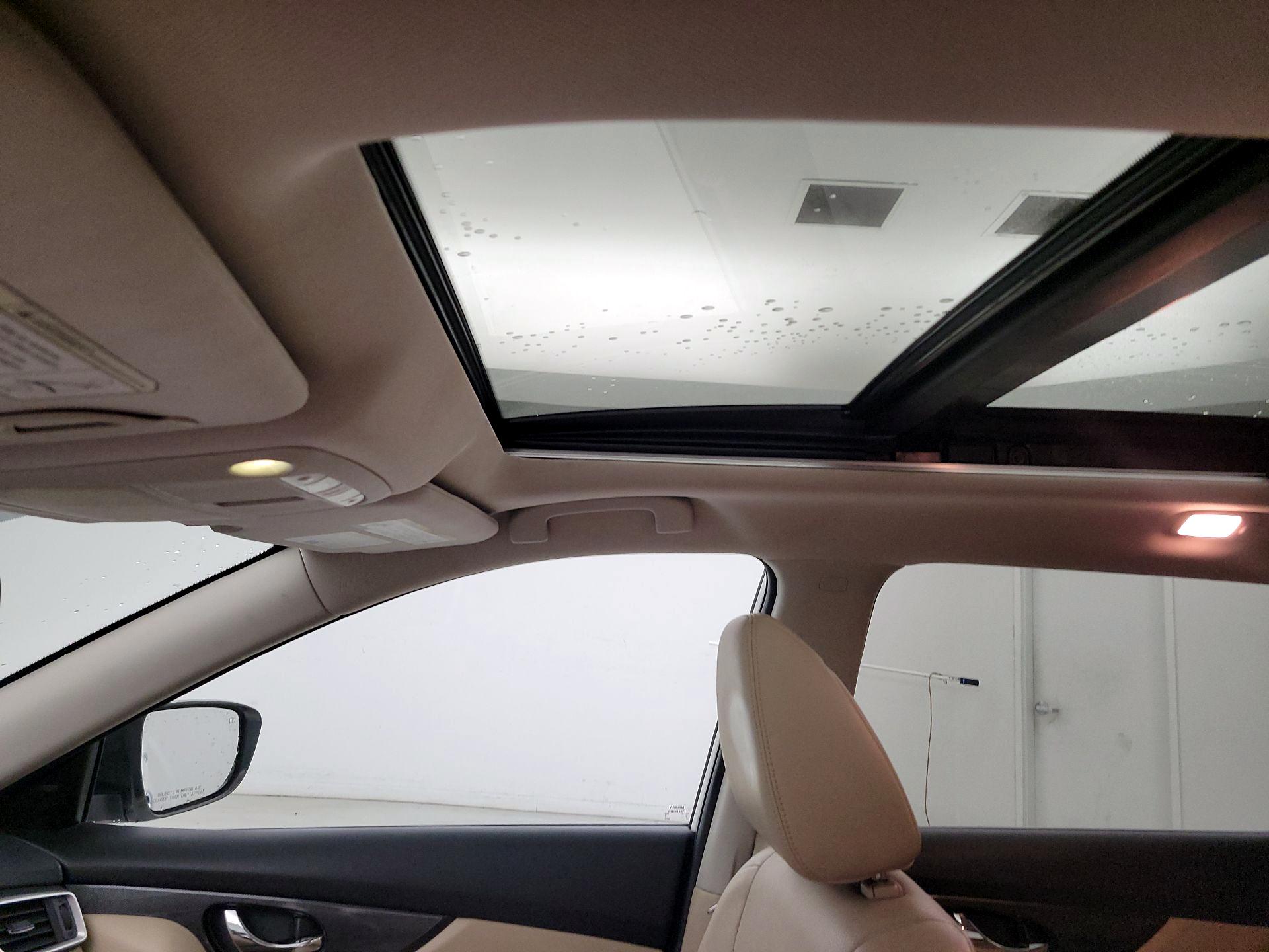 Thumbnail: 2015 Nissan Rogue - 20